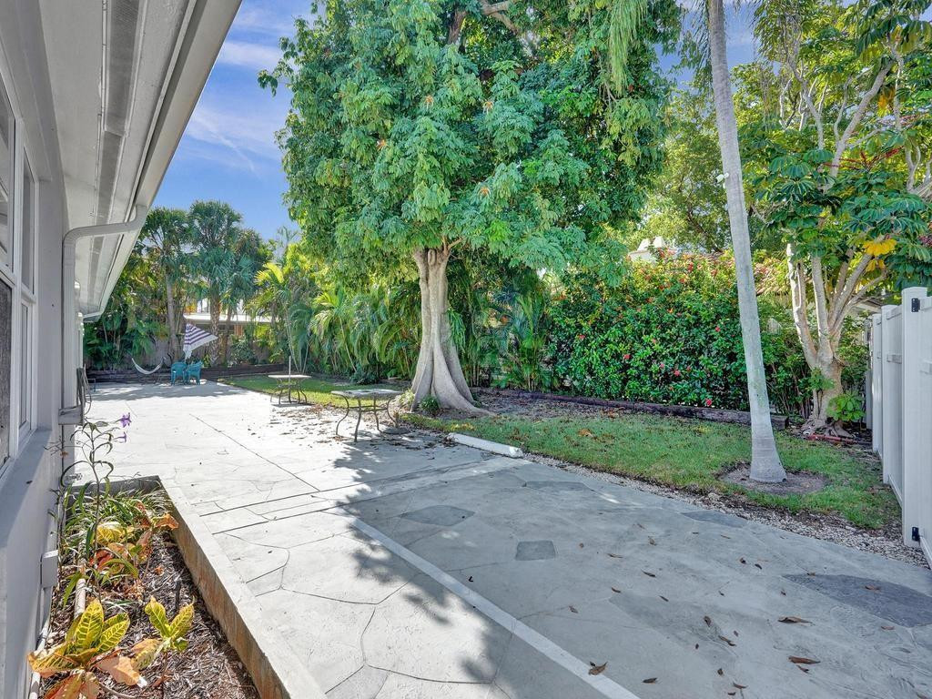 4422 Seagrape Drive 1, Lauderdale-By-The-Sea Unit: 1
