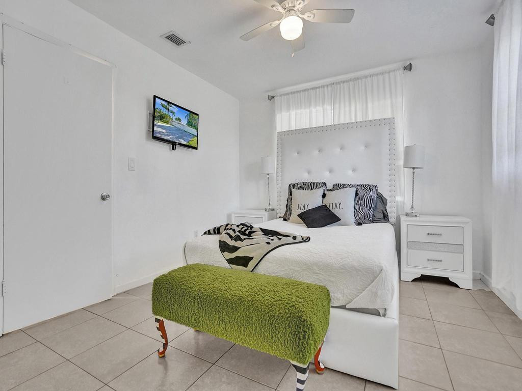 4422 Seagrape Drive 1, Lauderdale-By-The-Sea Unit: 1