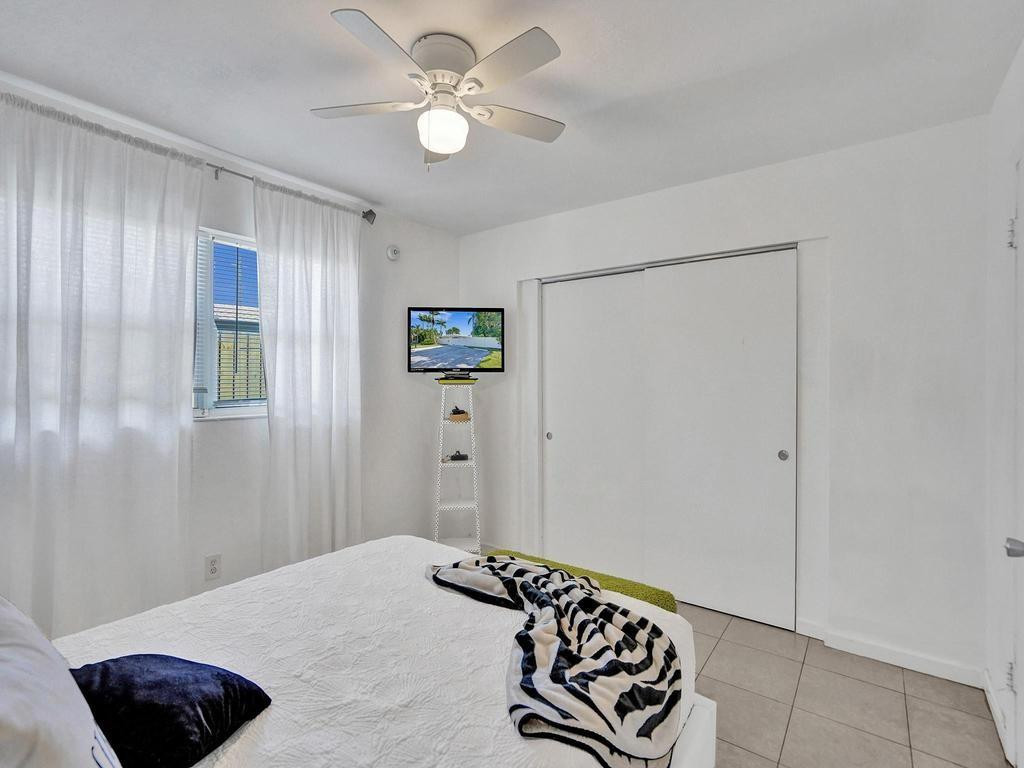 4422 Seagrape Drive 1, Lauderdale-By-The-Sea Unit: 1