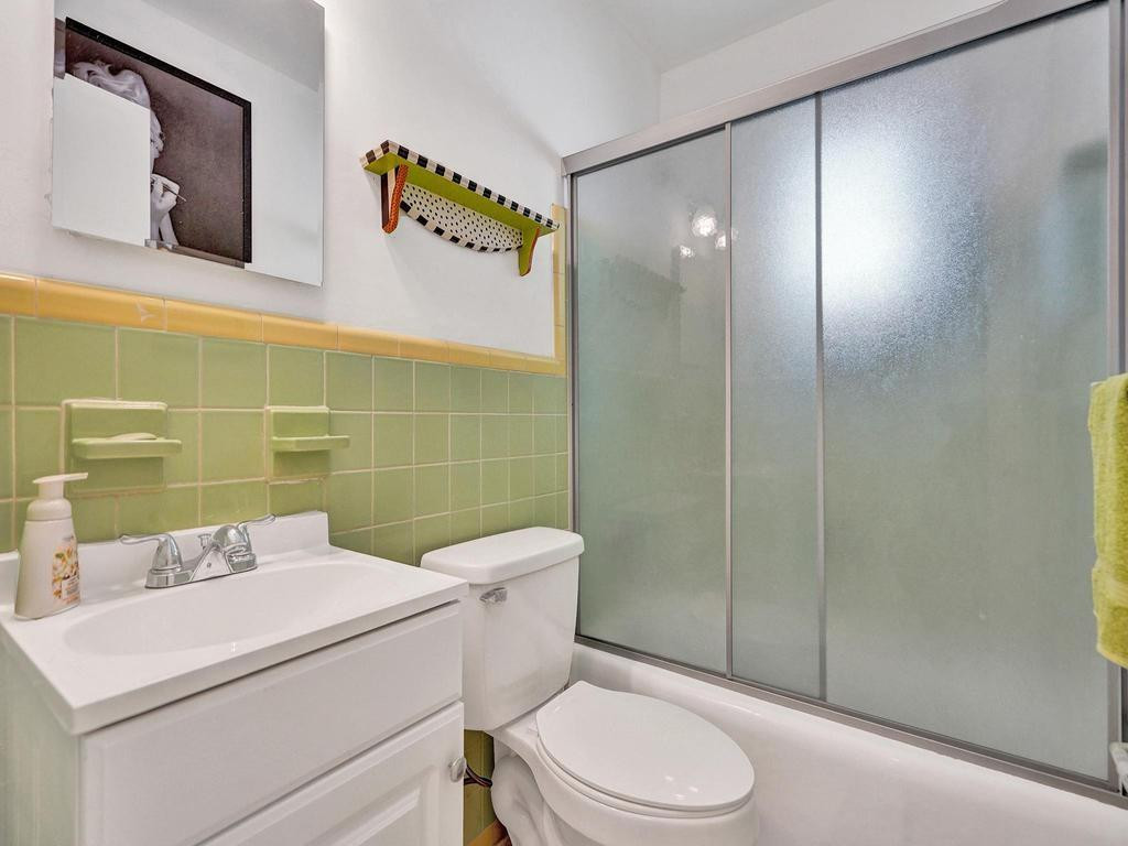 4422 Seagrape Drive 1, Lauderdale-By-The-Sea Unit: 1