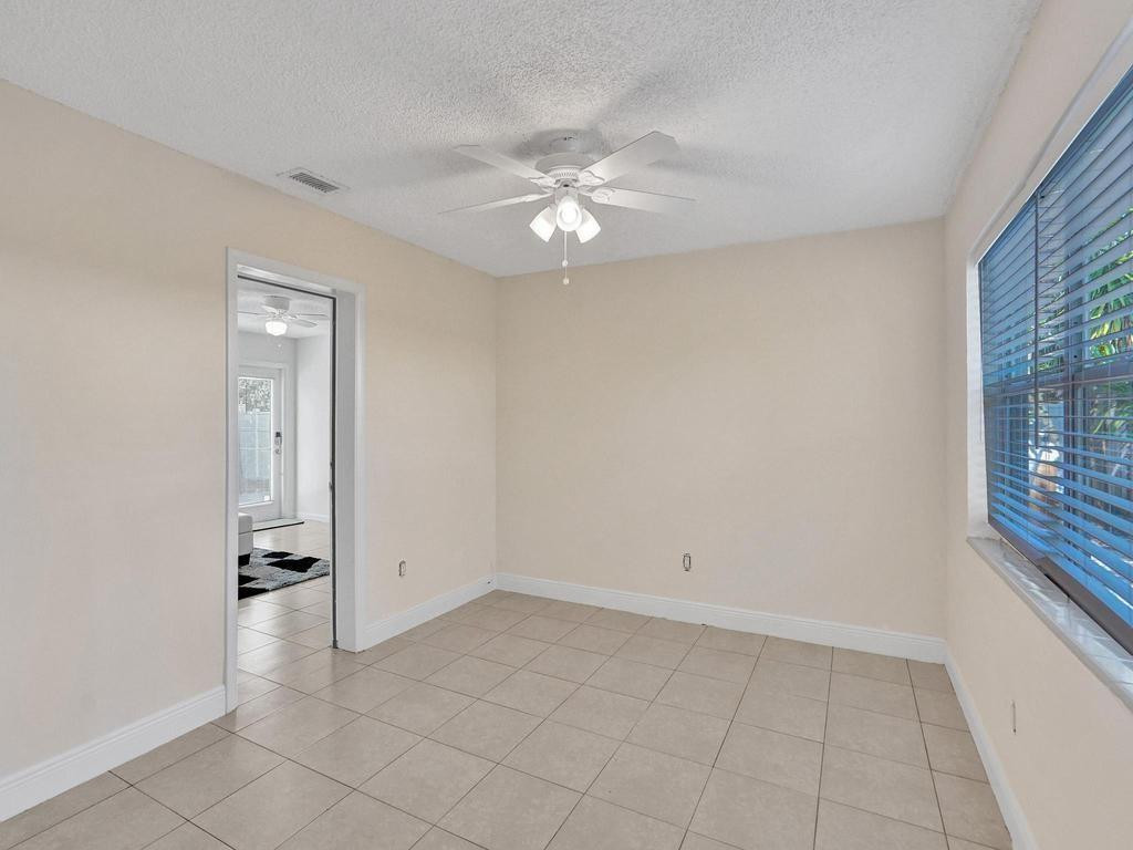 4422 Seagrape Drive 1, Lauderdale-By-The-Sea Unit: 1