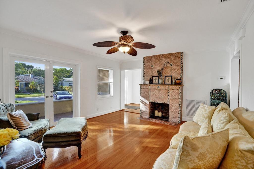 408 NE 9th Avenue