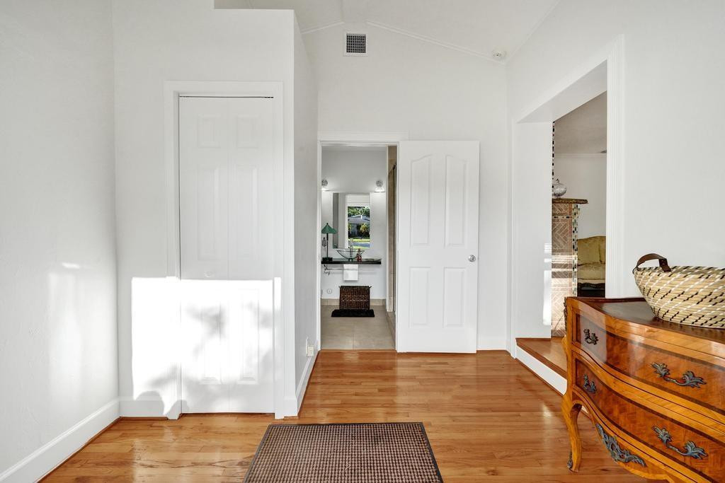 408 NE 9th Avenue