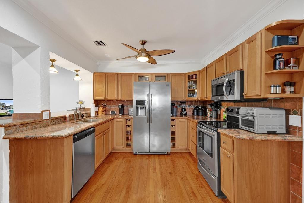 408 NE 9th Avenue