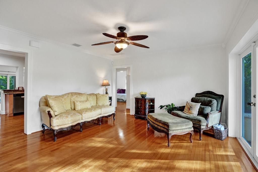 408 NE 9th Avenue
