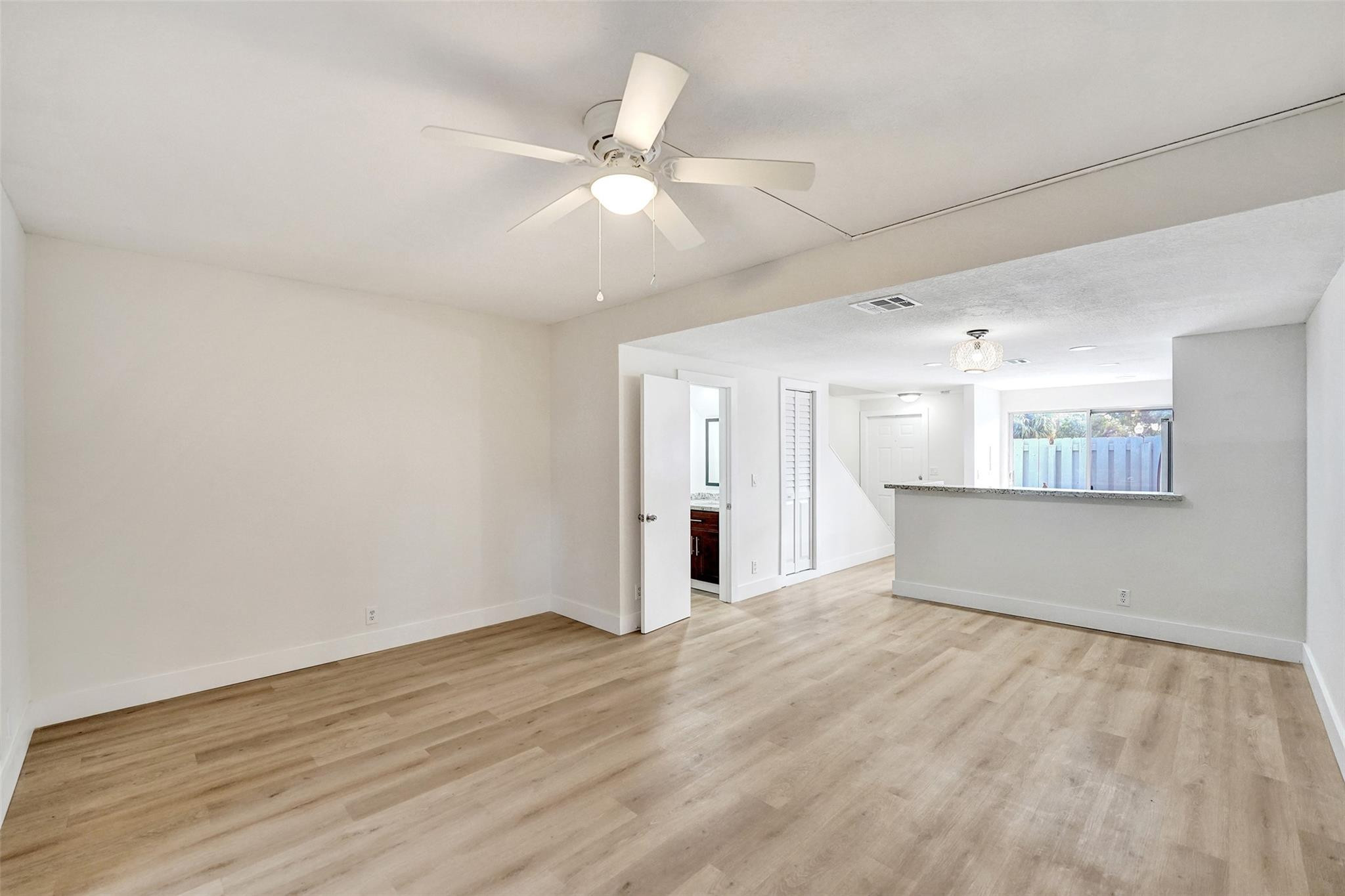 35 SW 3rd Street