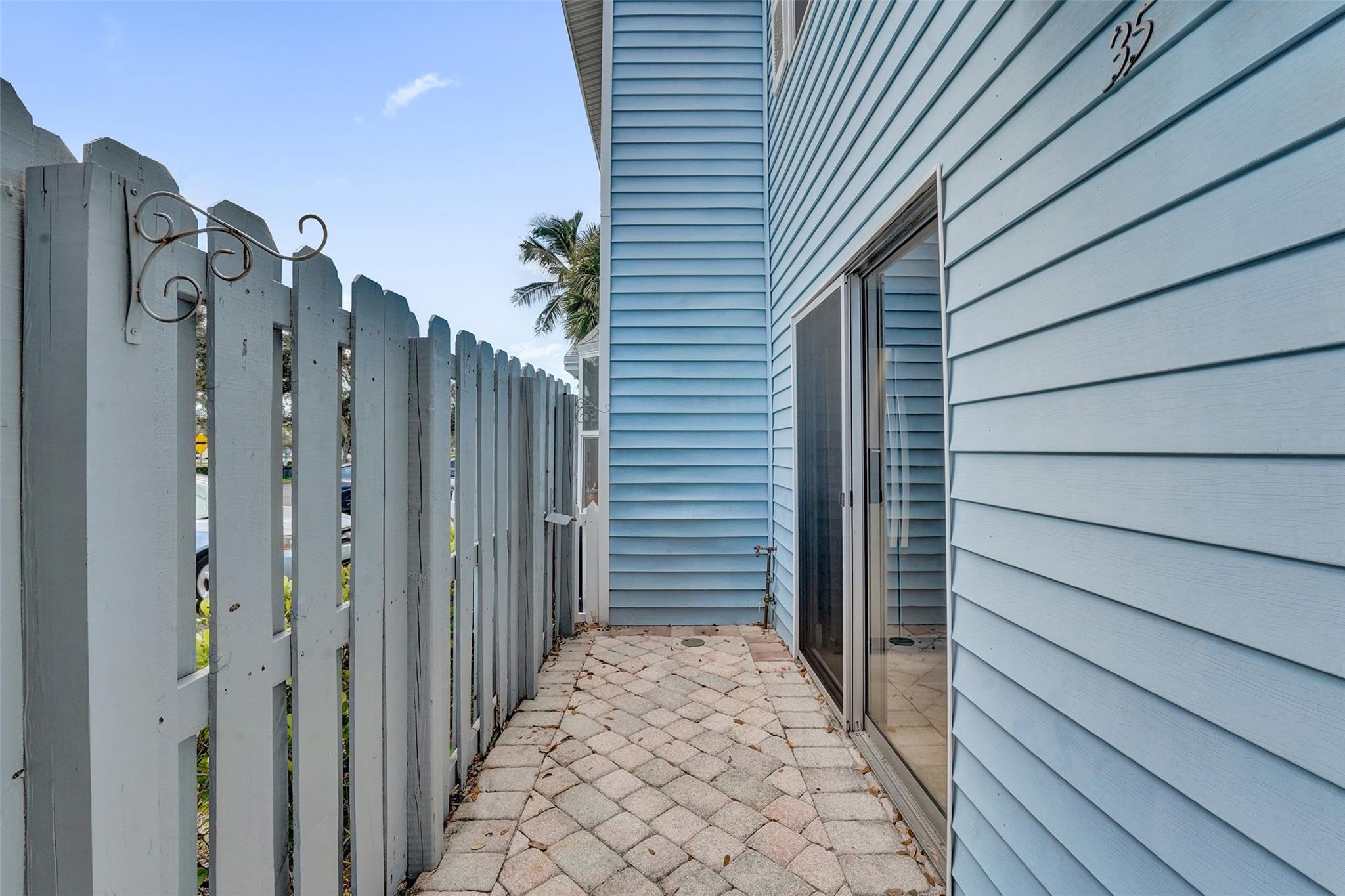 35 SW 3rd Street