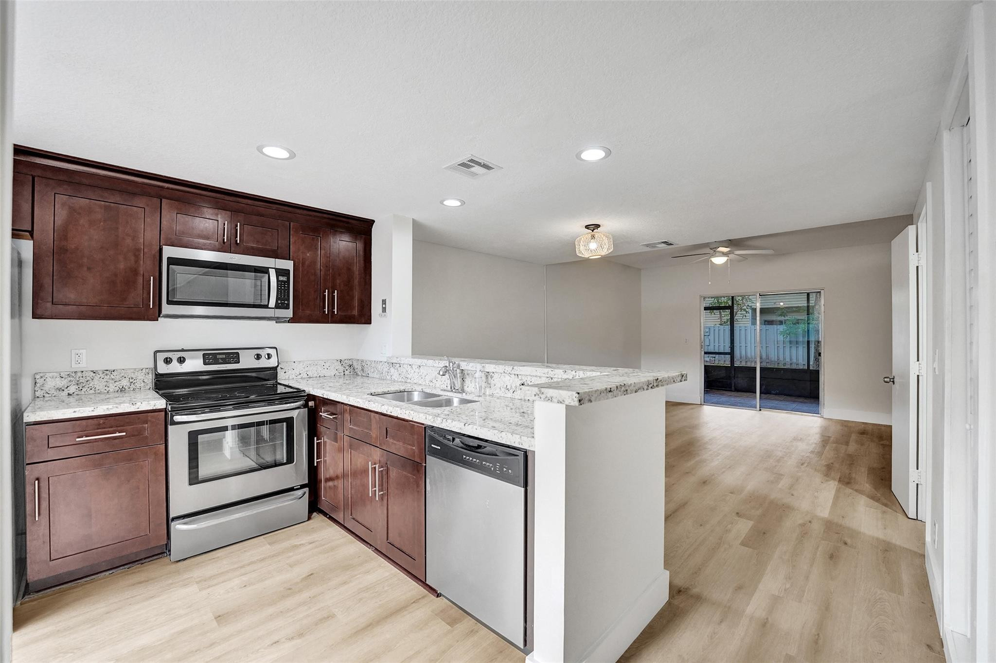 35 SW 3rd Street