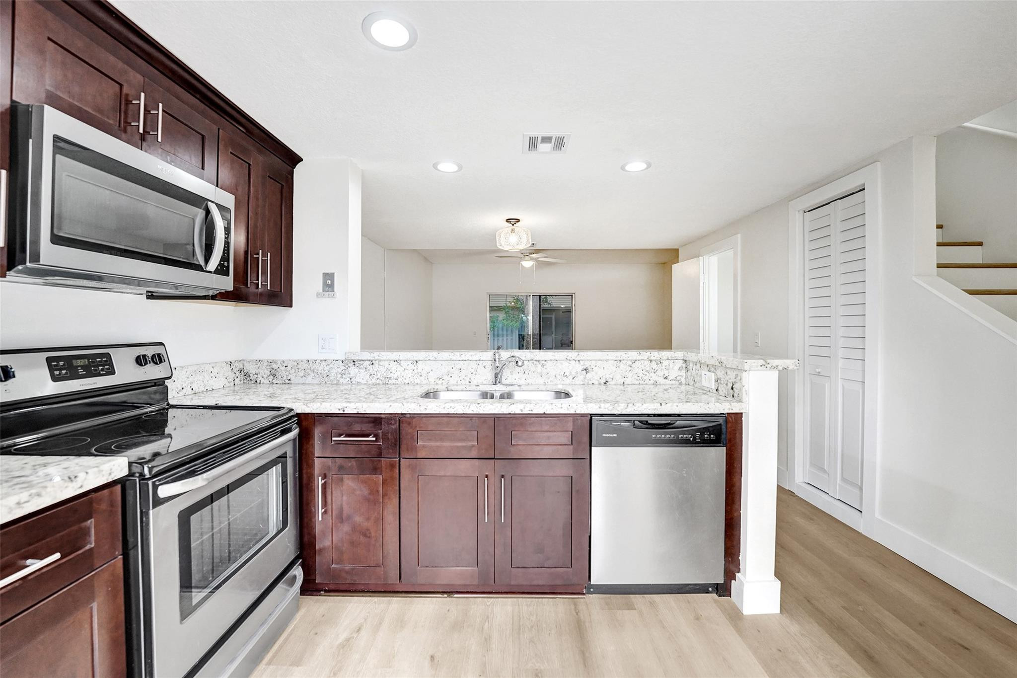 35 SW 3rd Street