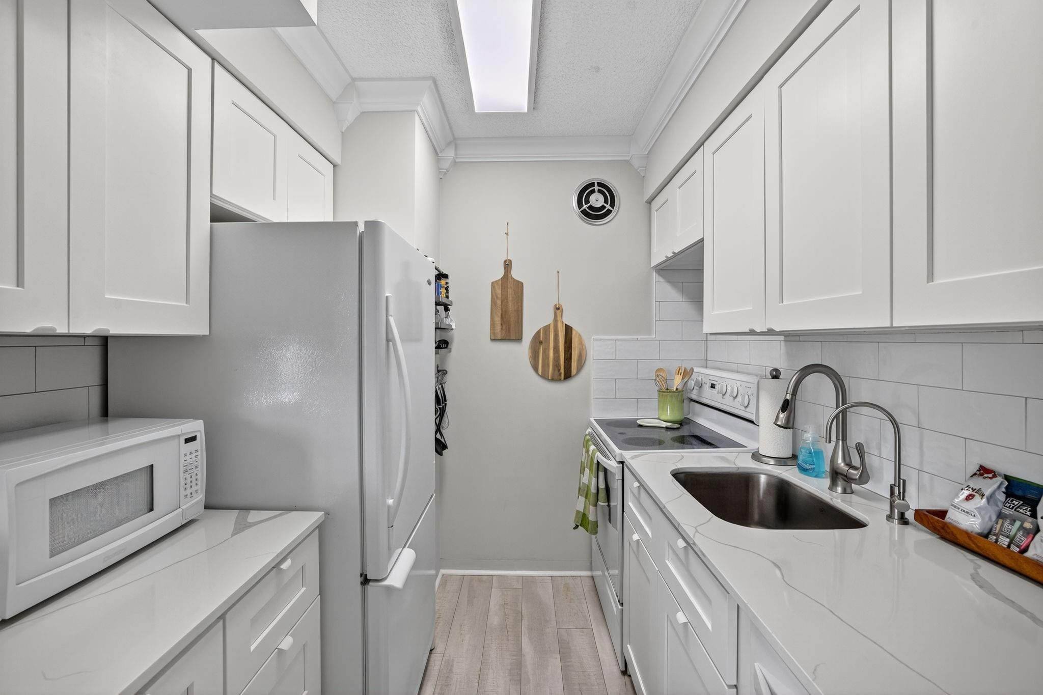 223 Marine Court 207, Lauderdale-By-The-Sea Unit: 207