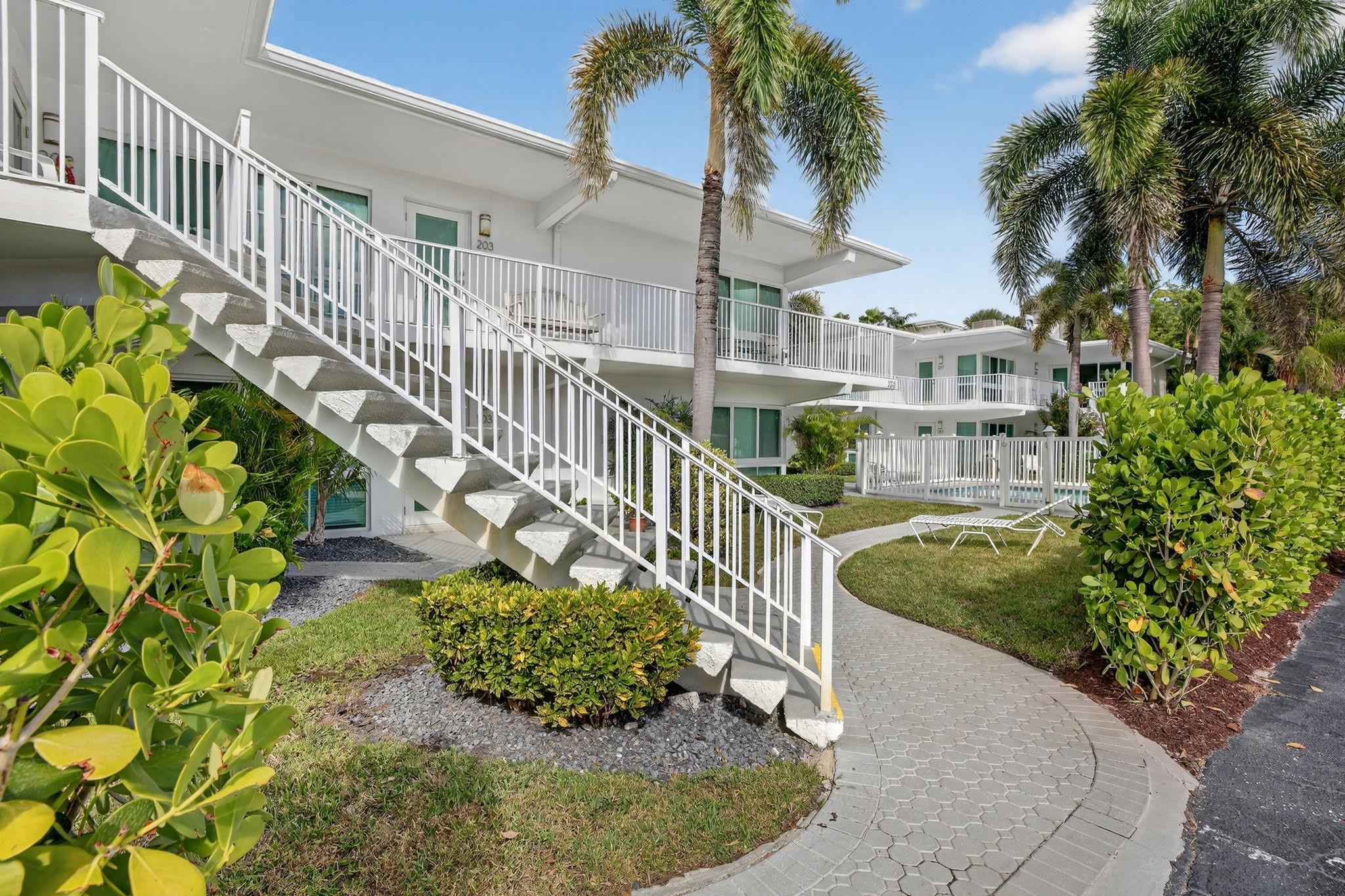 223 Marine Court 207, Lauderdale-By-The-Sea Unit: 207