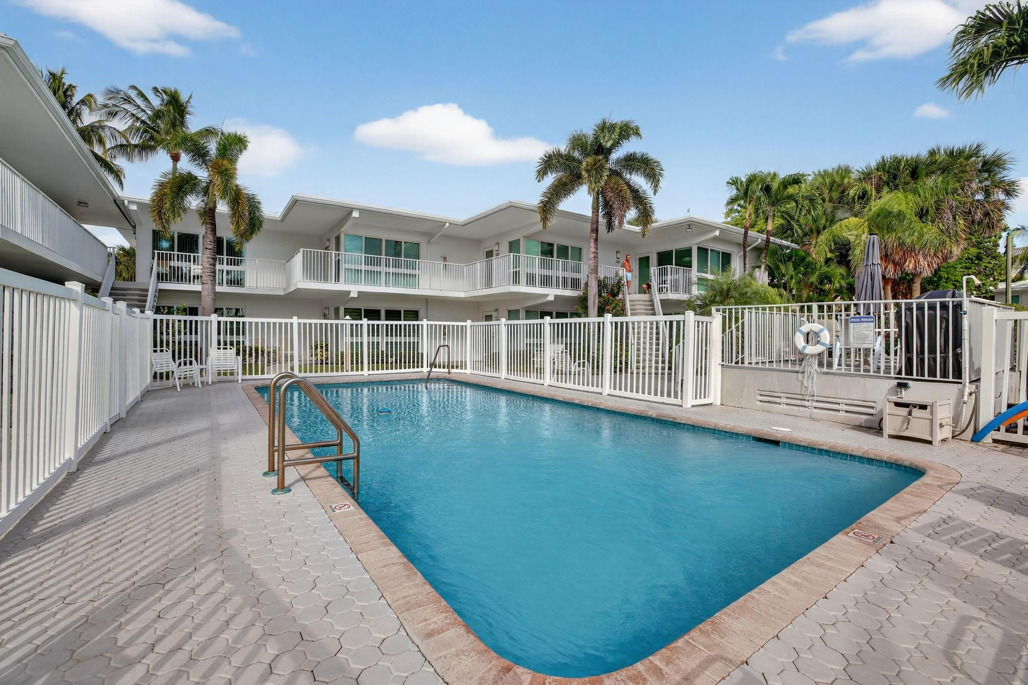 223 Marine Court 207, Lauderdale-By-The-Sea Unit: 207