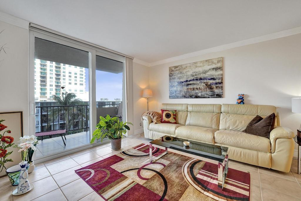 2000 S Ocean Boulevard 4C, Lauderdale-By-The-Sea Unit: 4C