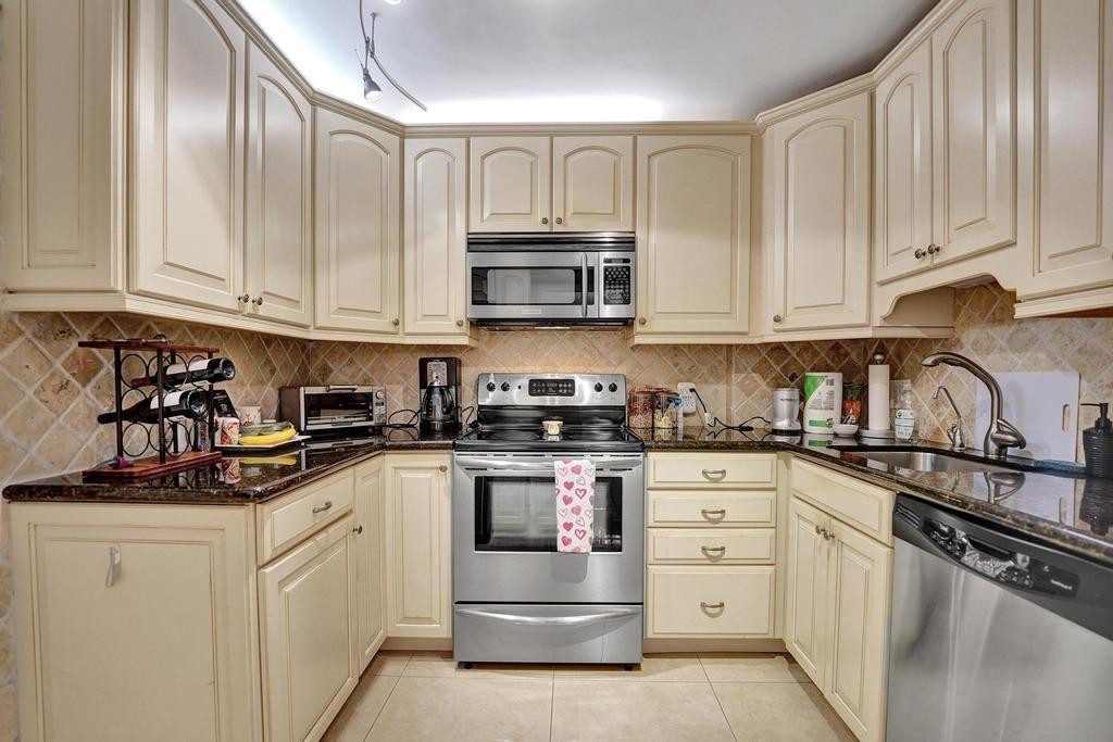 2000 S Ocean Boulevard 4C, Lauderdale-By-The-Sea Unit: 4C