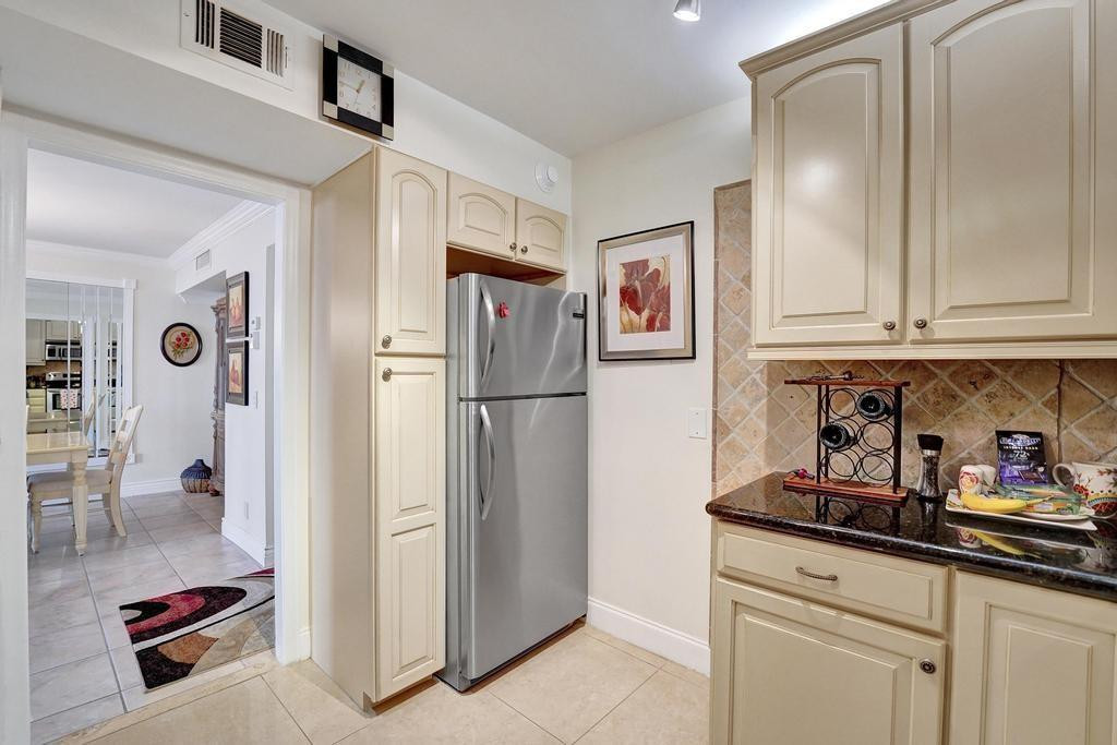 2000 S Ocean Boulevard 4C, Lauderdale-By-The-Sea Unit: 4C