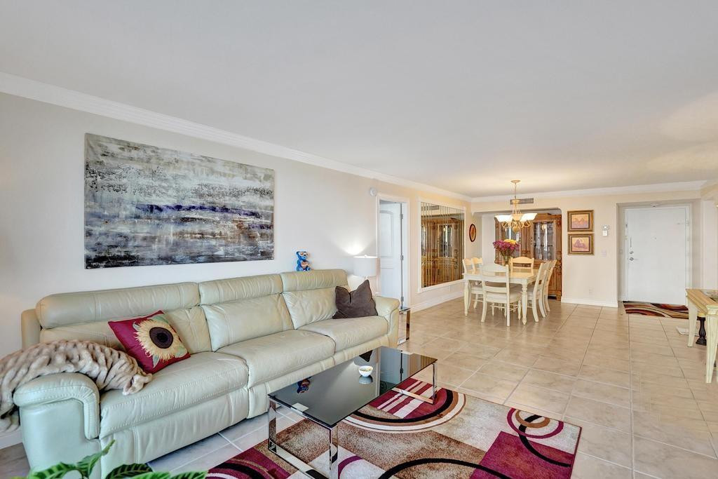 2000 S Ocean Boulevard 4C, Lauderdale-By-The-Sea Unit: 4C