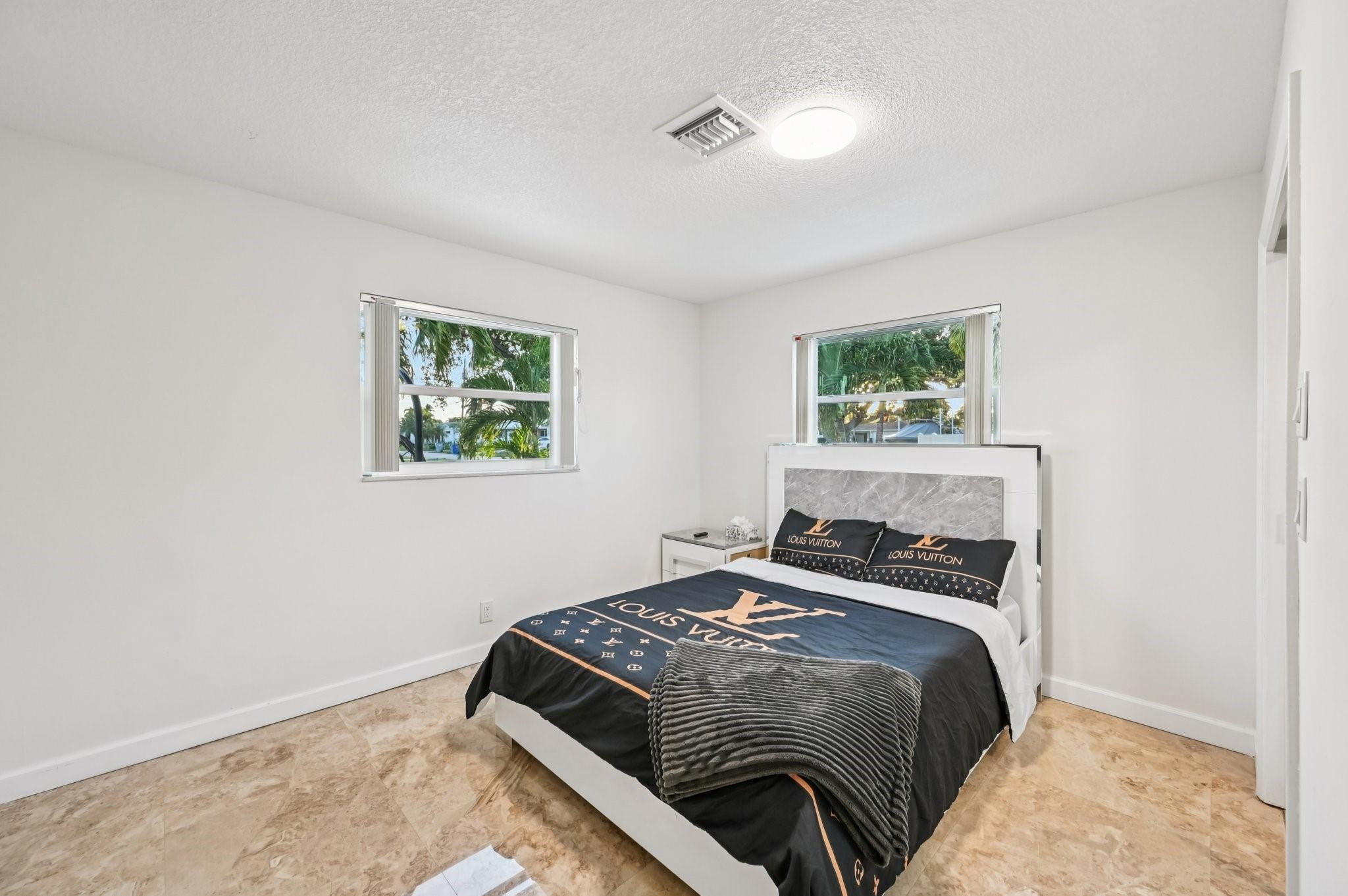 600 SE 5th Court