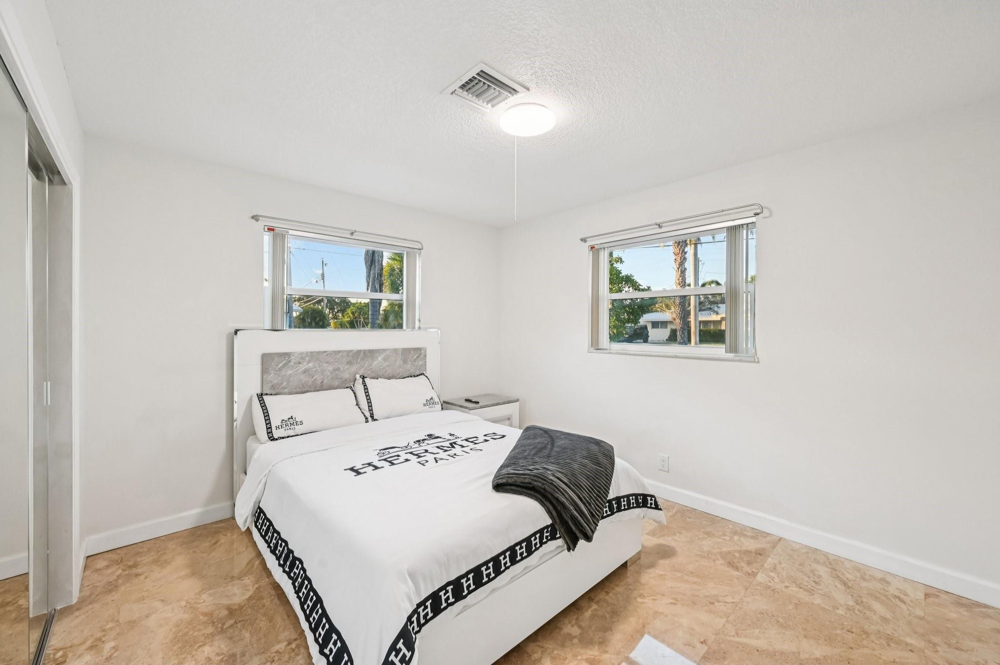 600 SE 5th Court