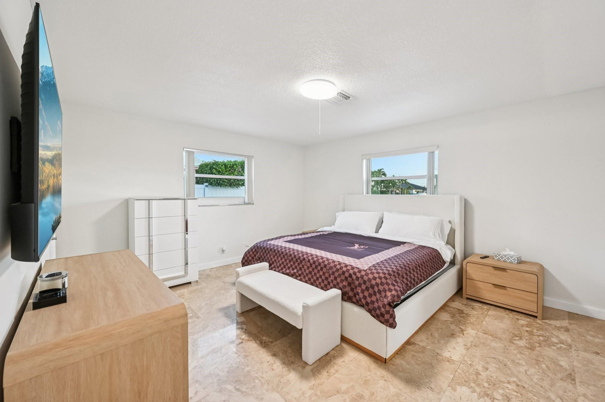 600 SE 5th Court