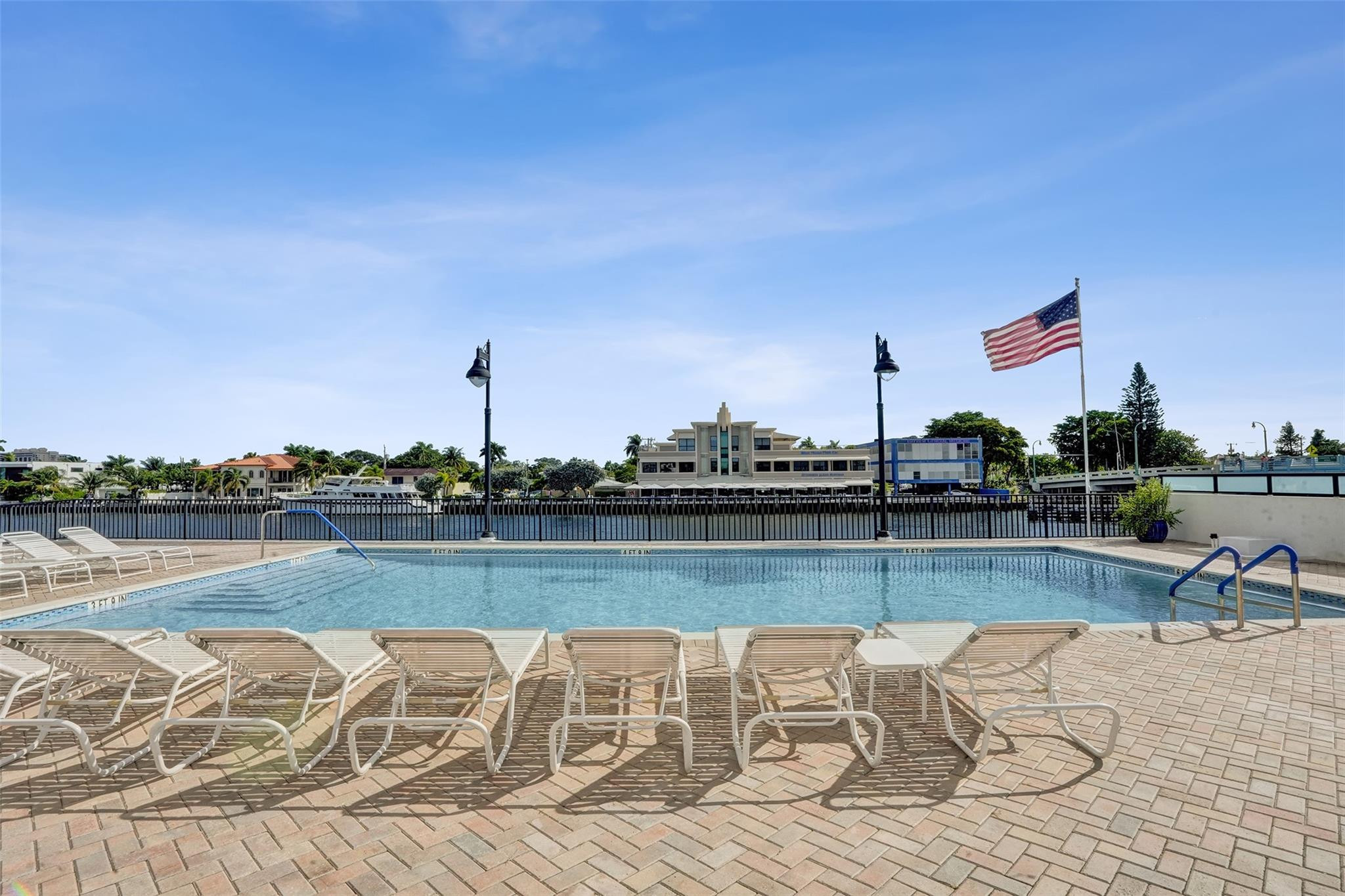 5100 Dupont Boulevard 3G