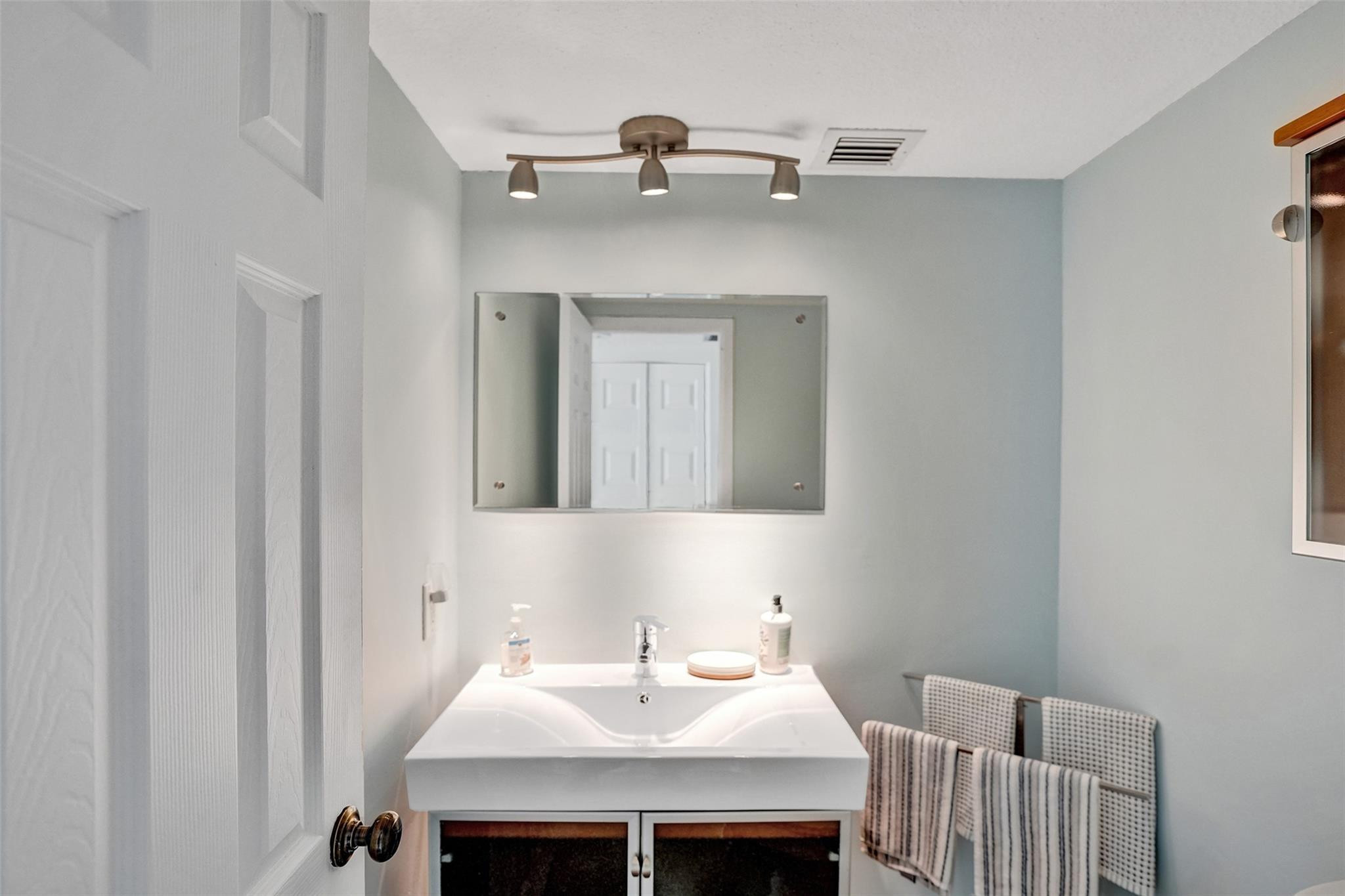5100 Dupont Boulevard 3G