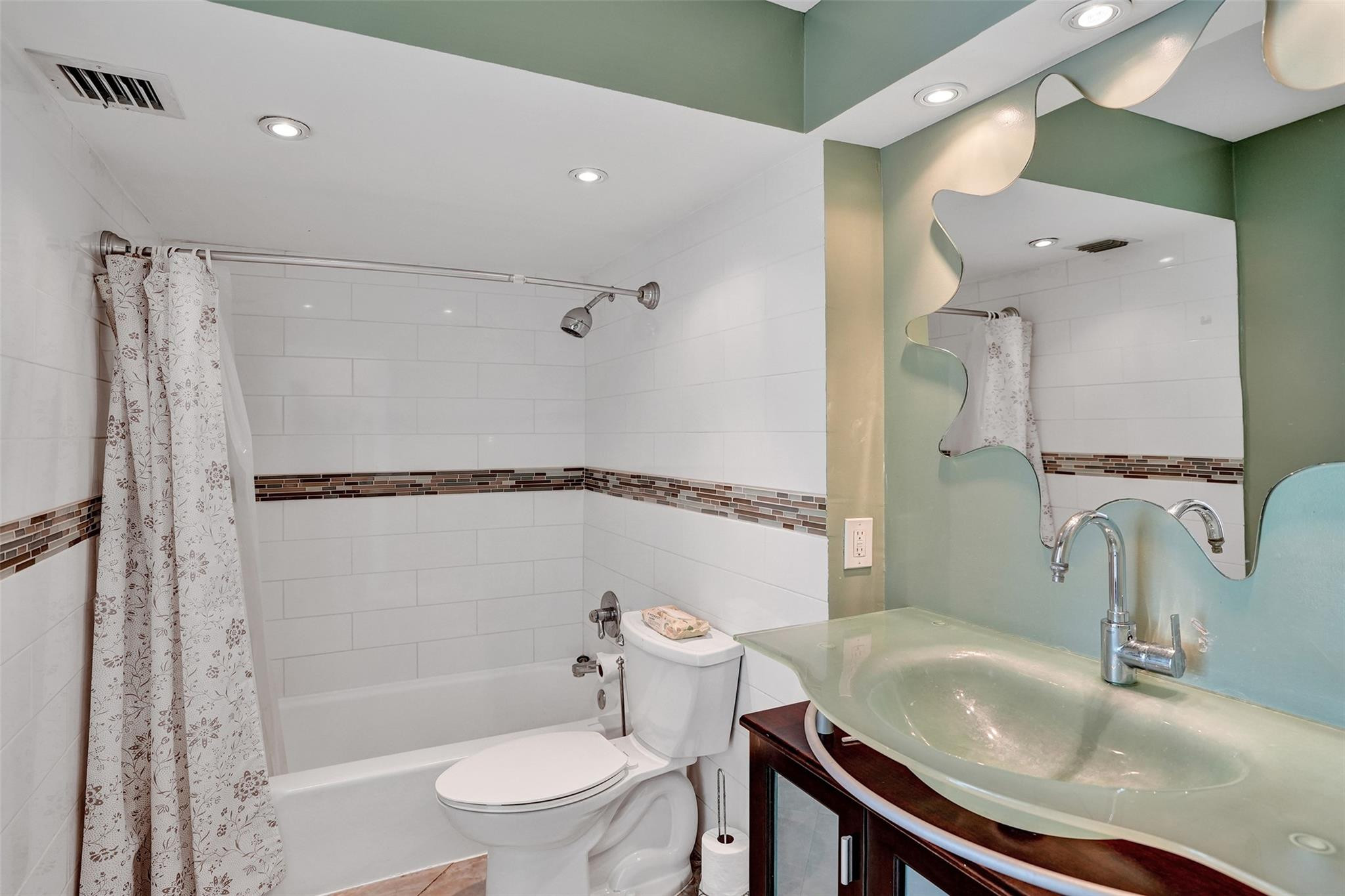 5100 Dupont Boulevard 3G