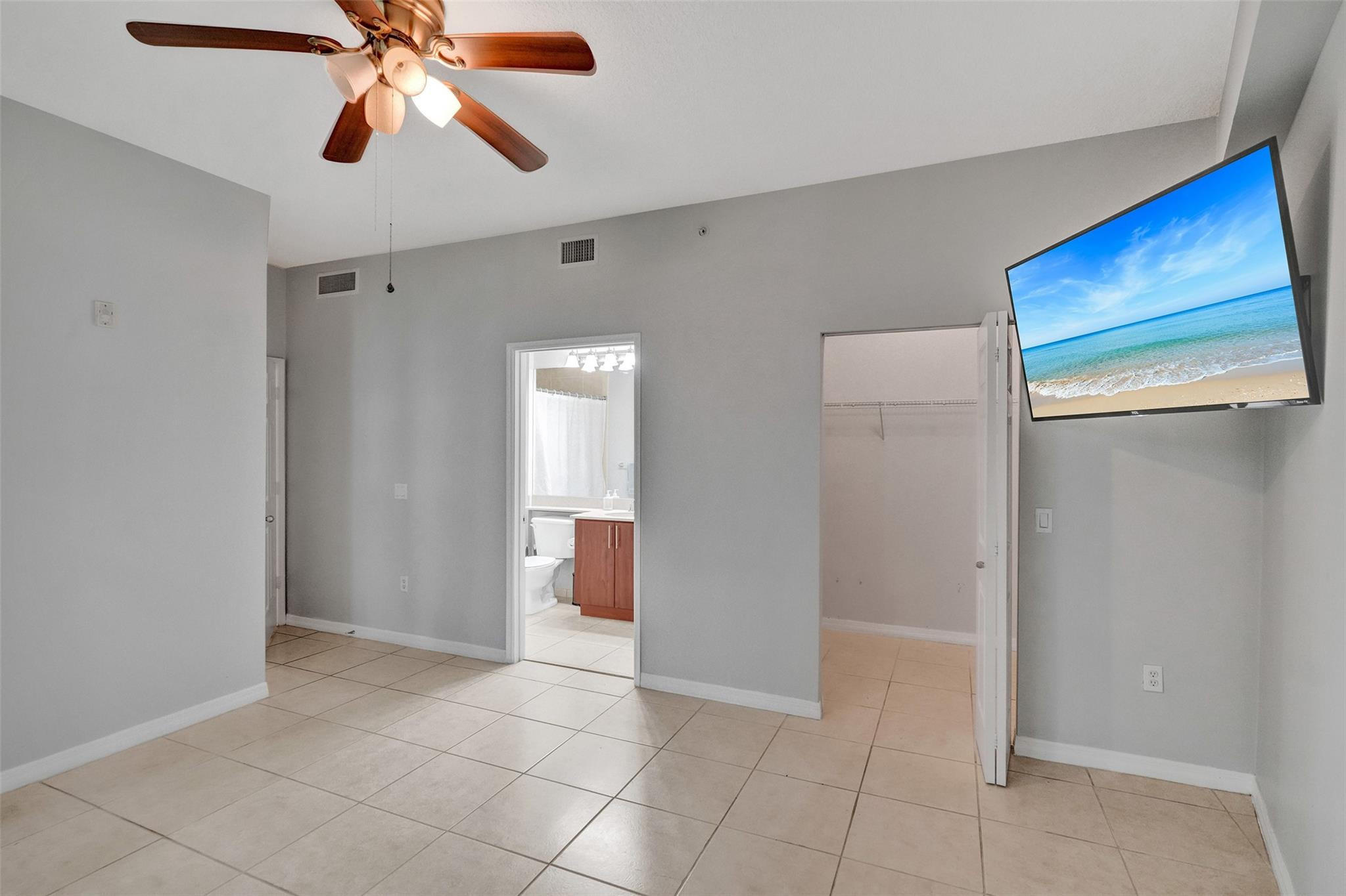 2421 NE 65th Street 2-113