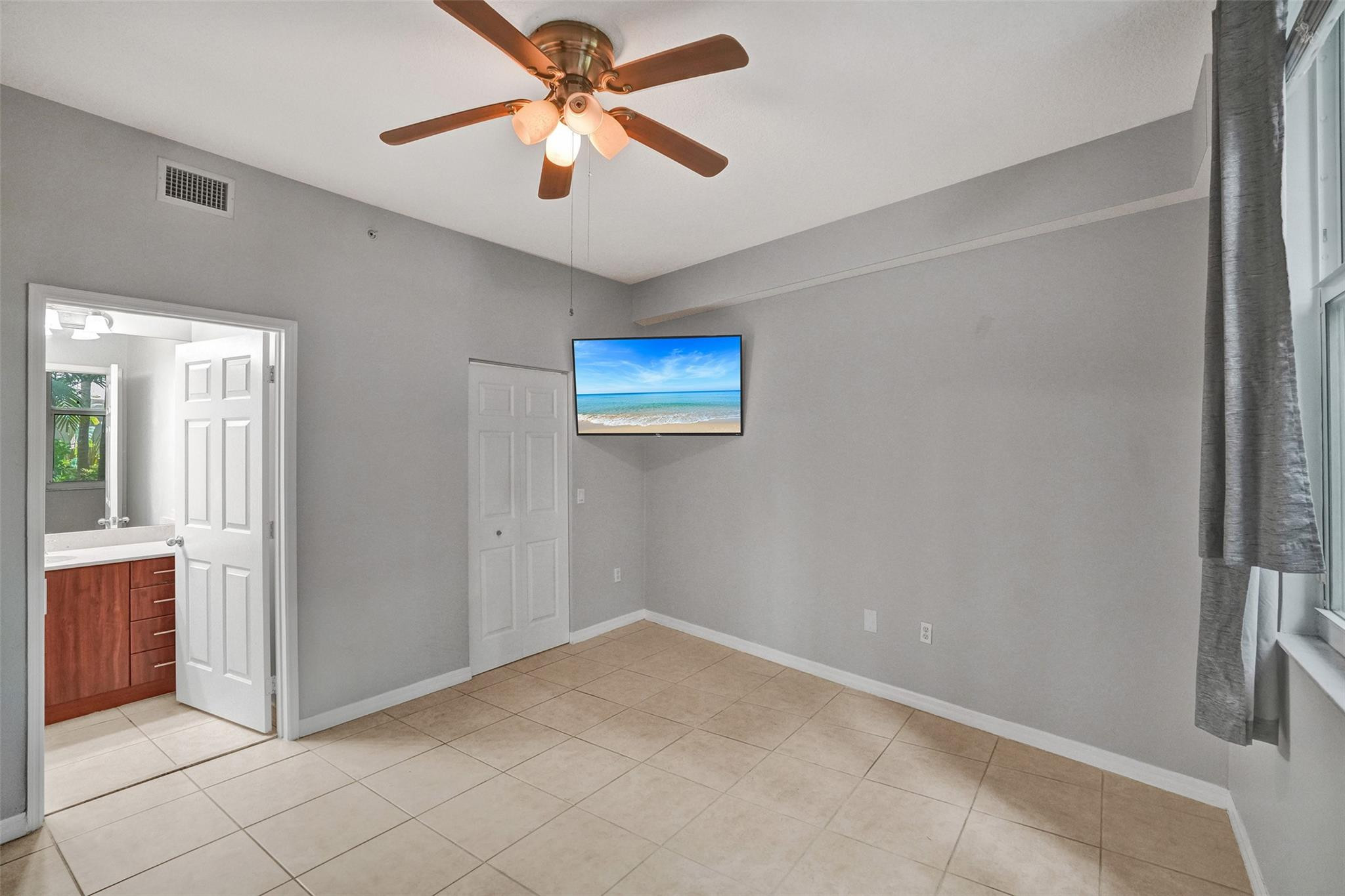 2421 NE 65th Street 2-113