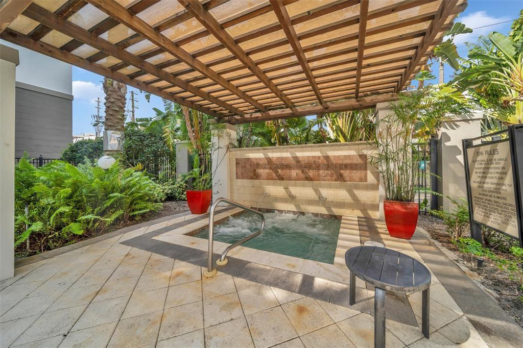 2421 NE 65th Street 2-113
