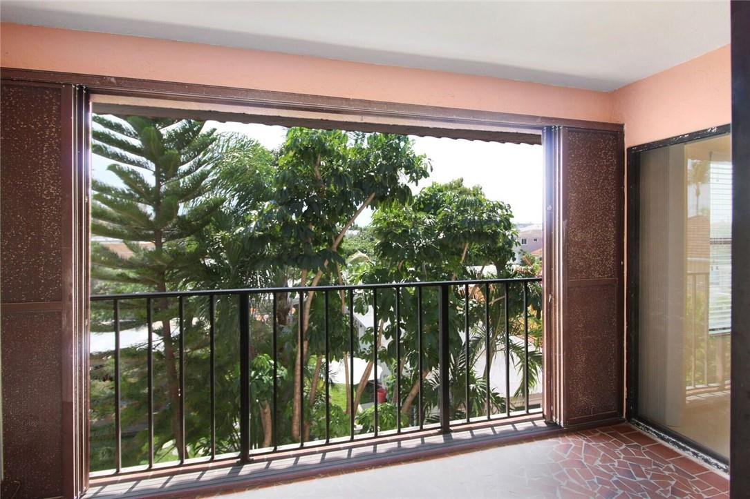 4620 Bougainvilla Drive 8, Lauderdale-By-The-Sea Unit: 8