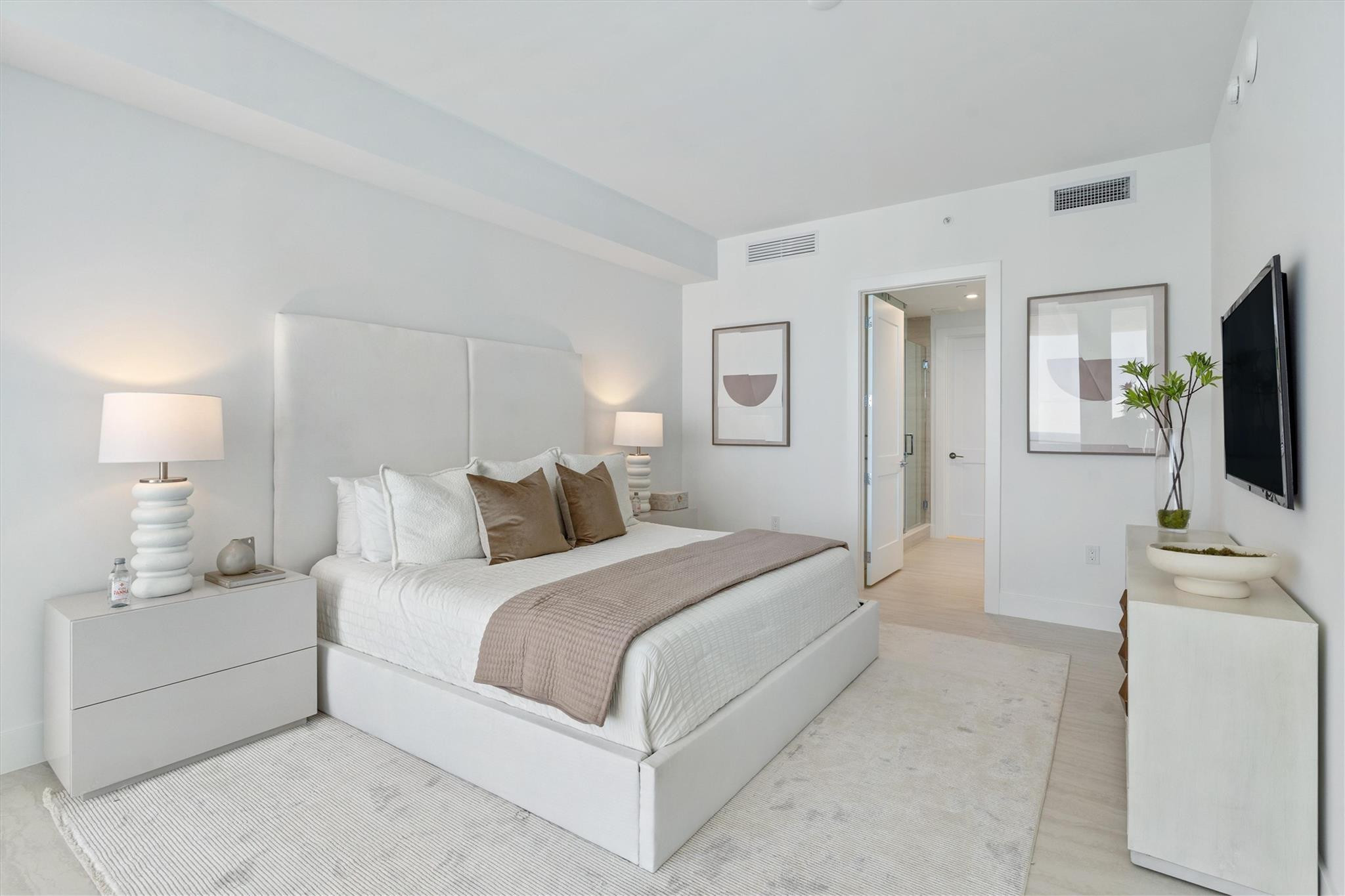 153 N Seabreeze Boulevard 1405-S