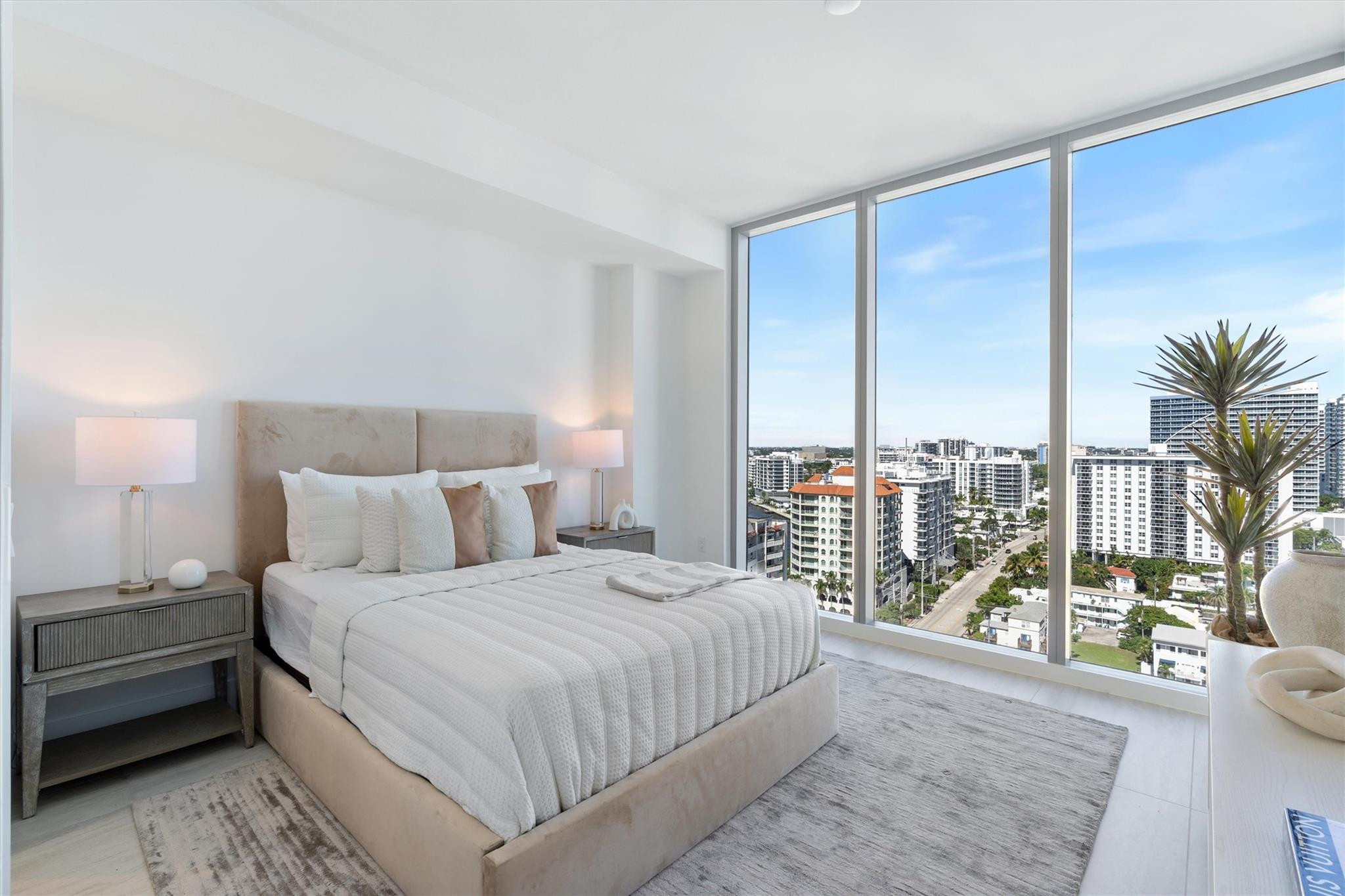 153 N Seabreeze Boulevard 1405-S