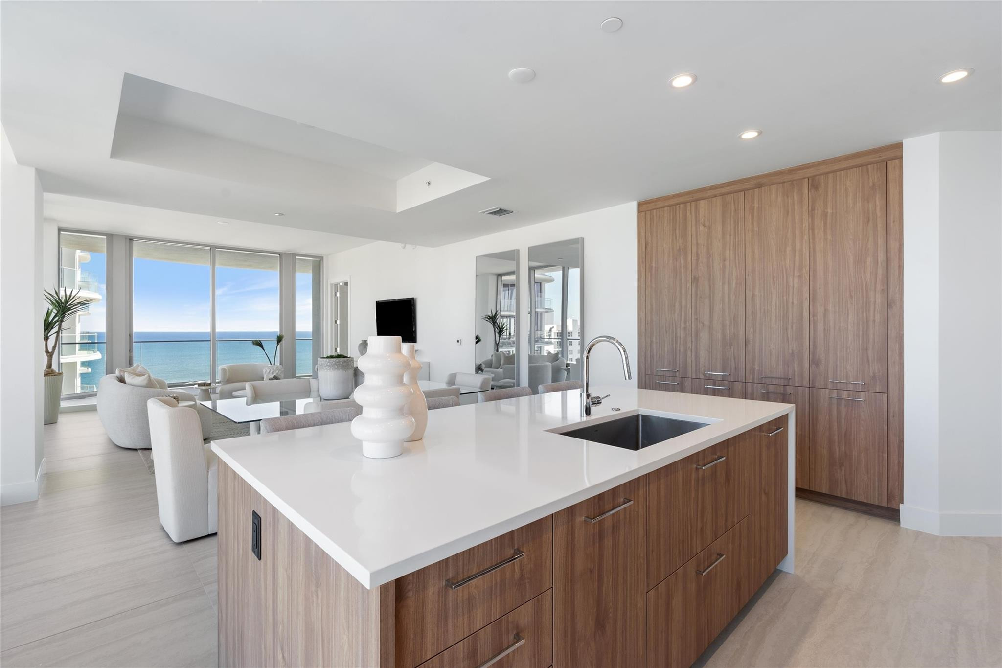 153 N Seabreeze Boulevard 1405-S