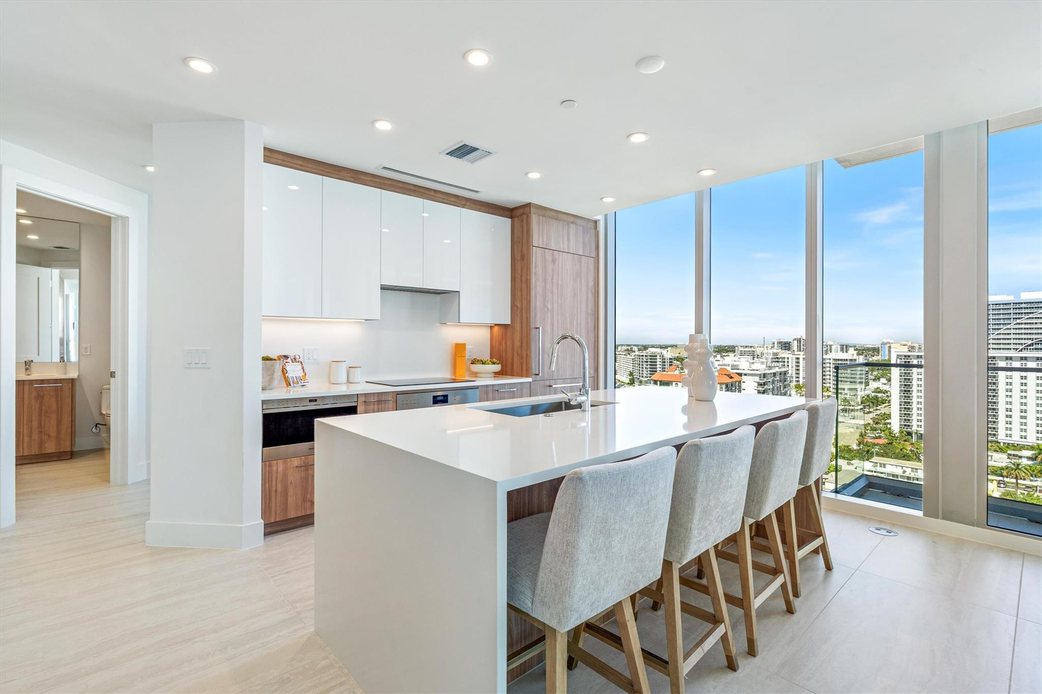 153 N Seabreeze Boulevard 1405-S