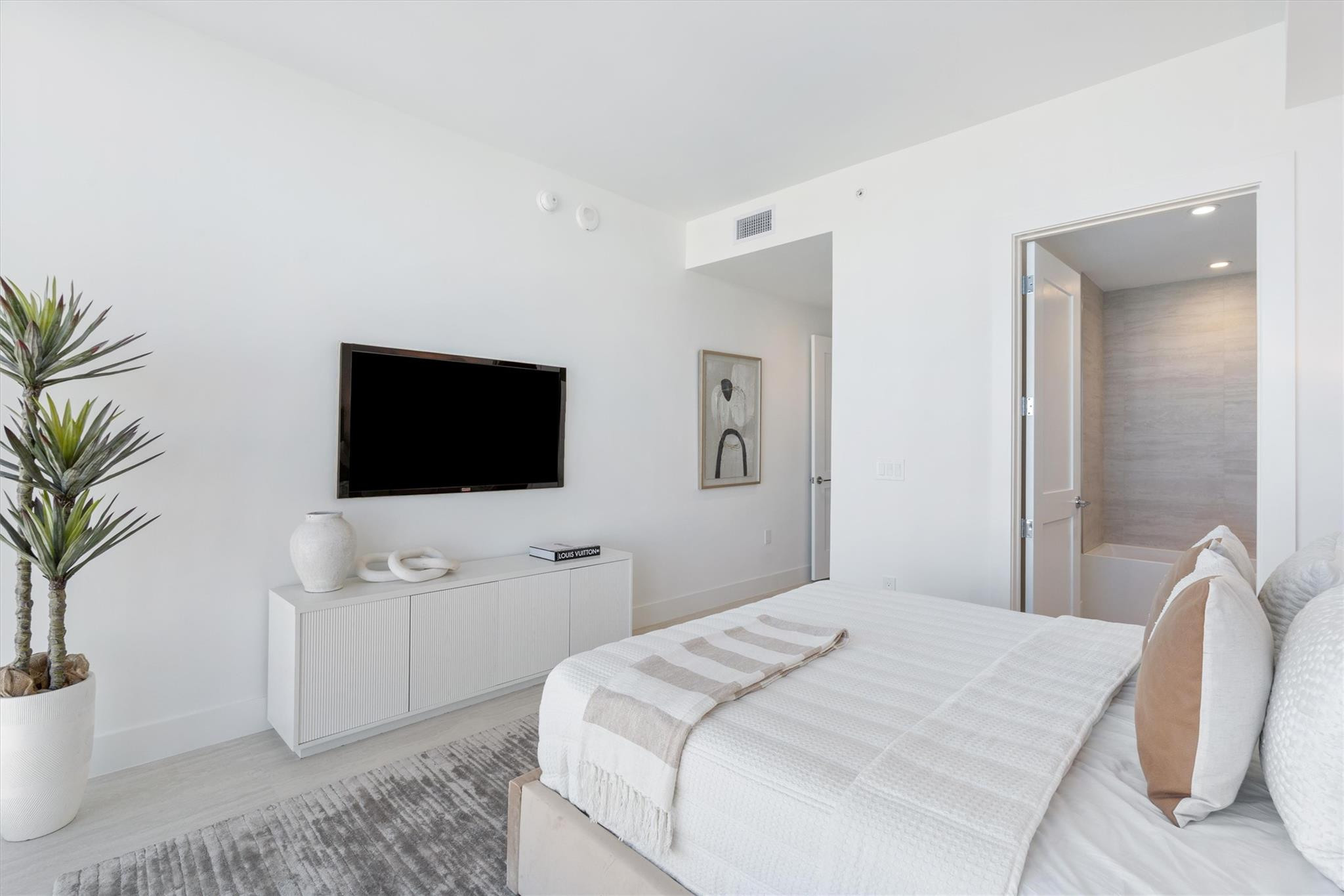 153 N Seabreeze Boulevard 1405-S