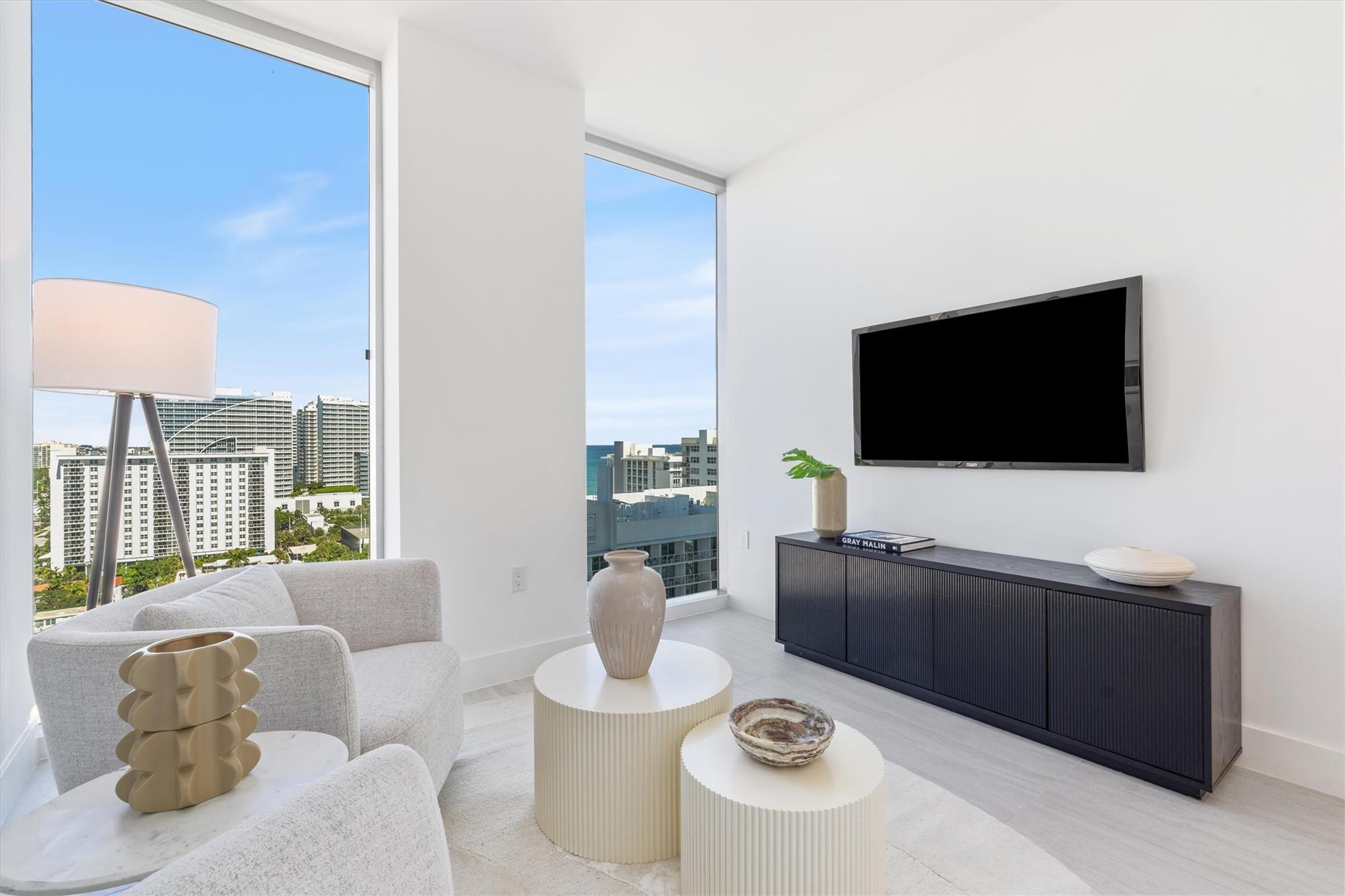 153 N Seabreeze Boulevard 1405-S