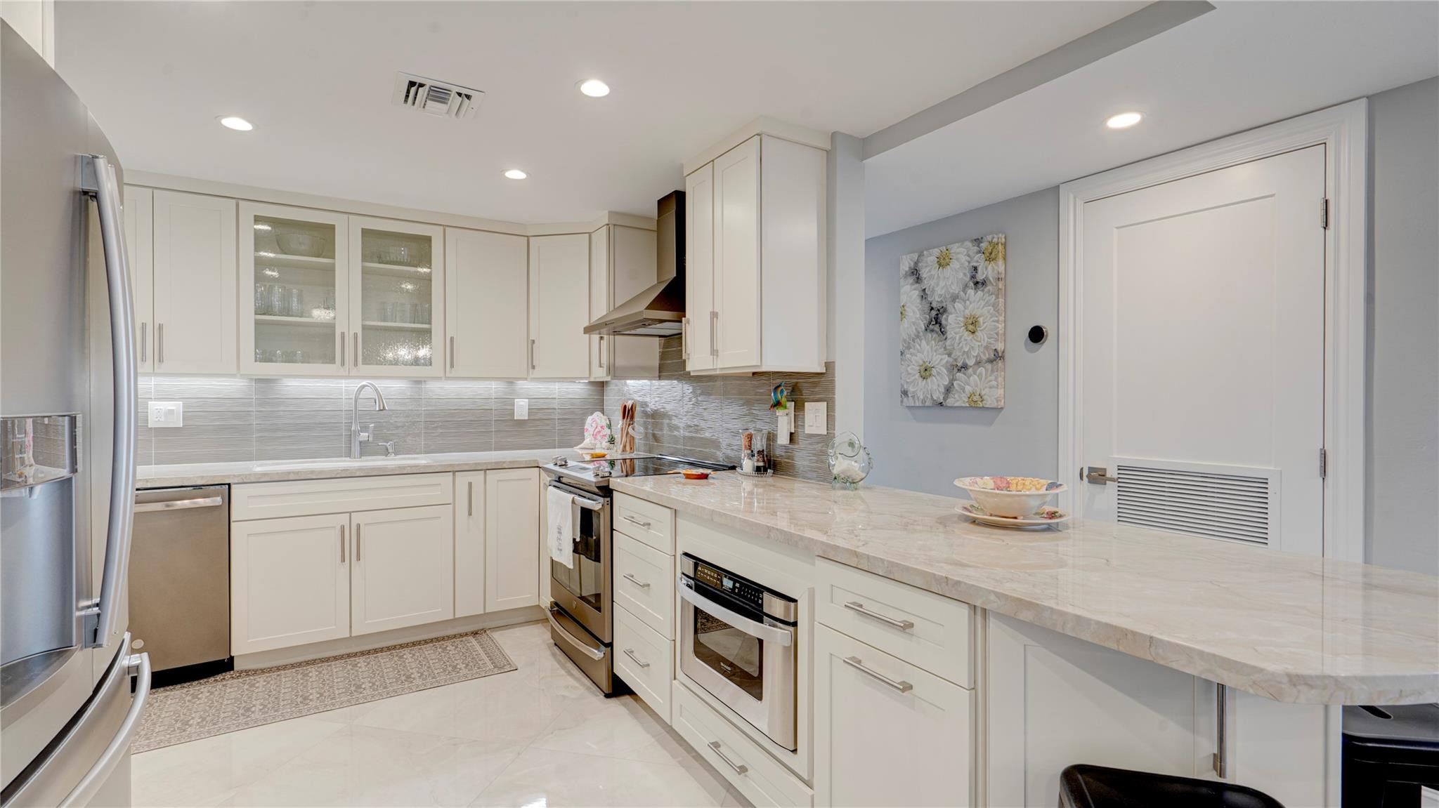 3200 NE 36th Street 608