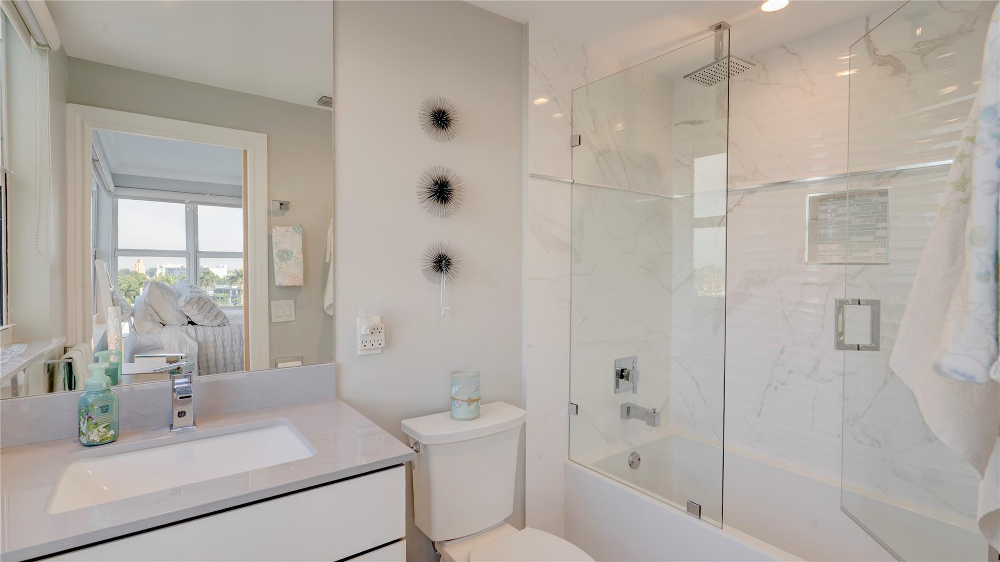 3200 NE 36th Street 608