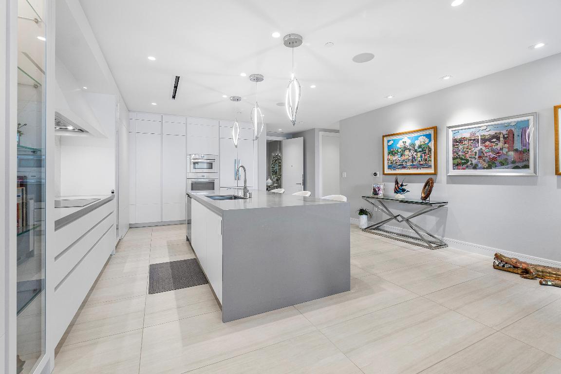 200 SE Mizner Boulevard 609