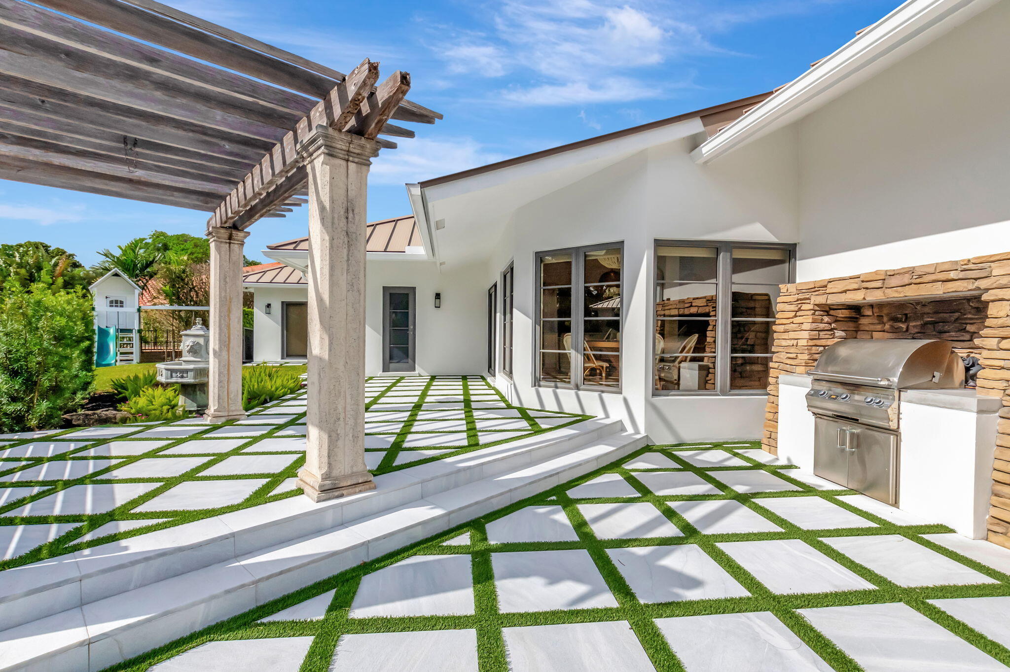 820 NE Boca Bay Colony Drive