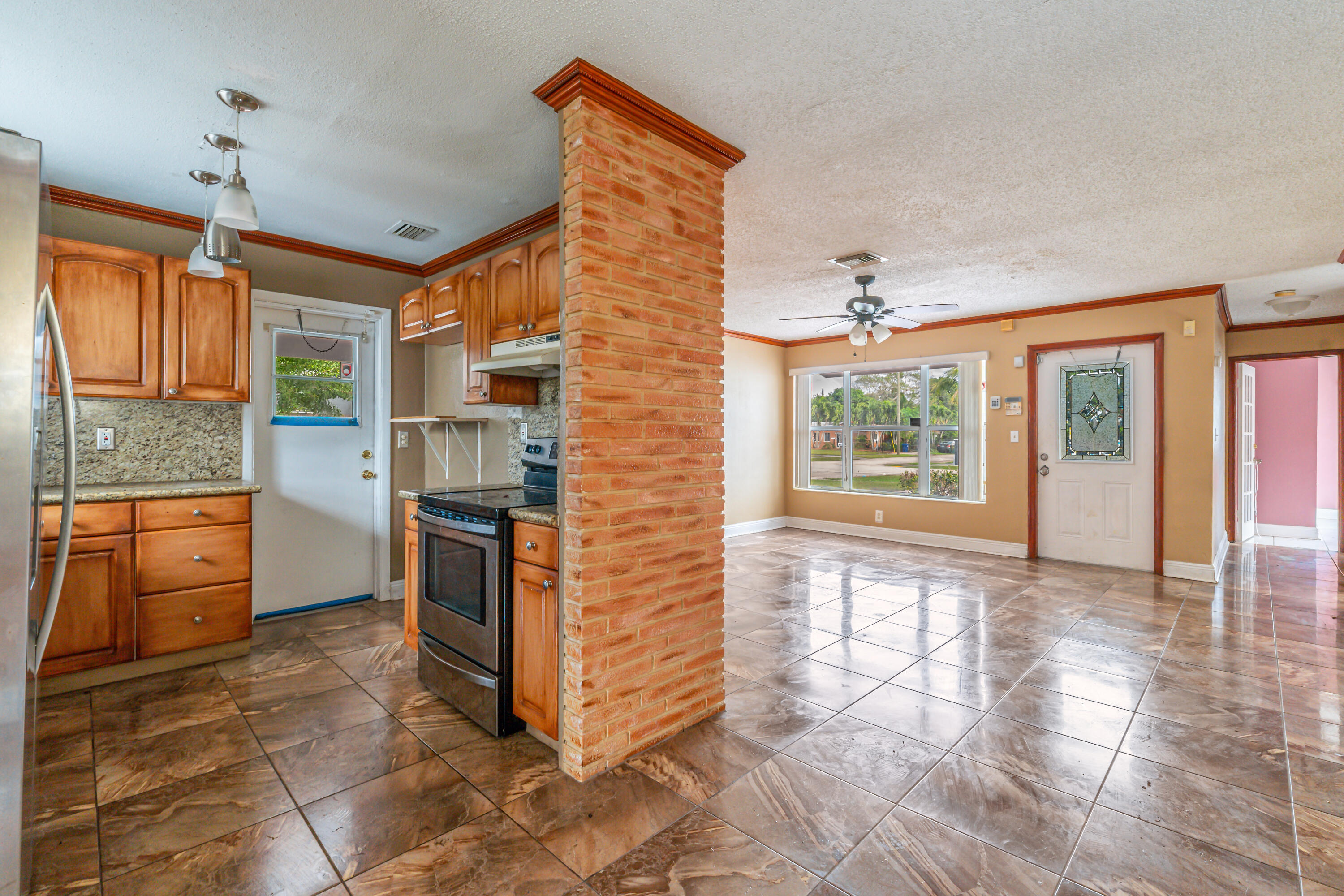 421 NW 39th Avenue