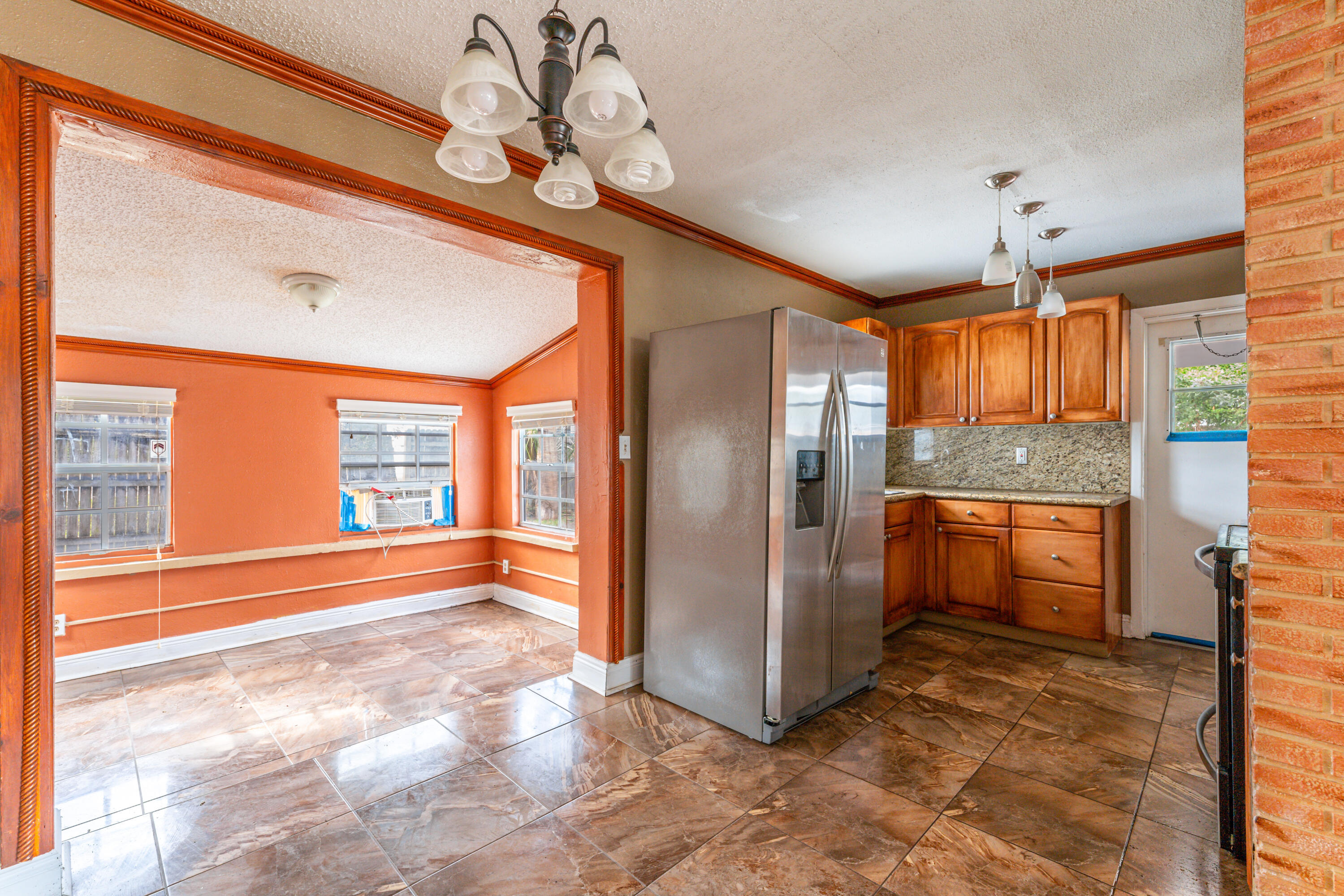 421 NW 39th Avenue