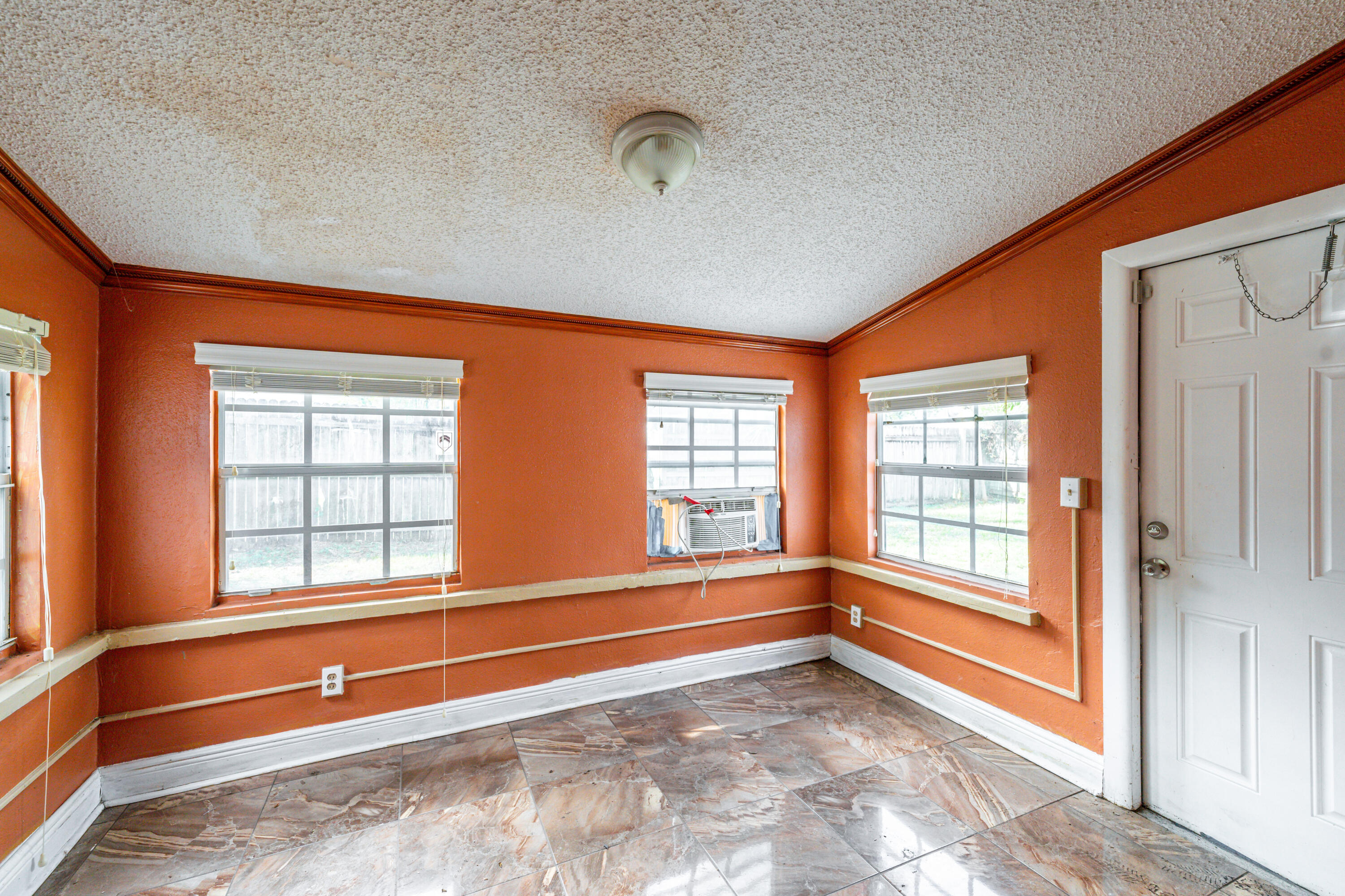421 NW 39th Avenue