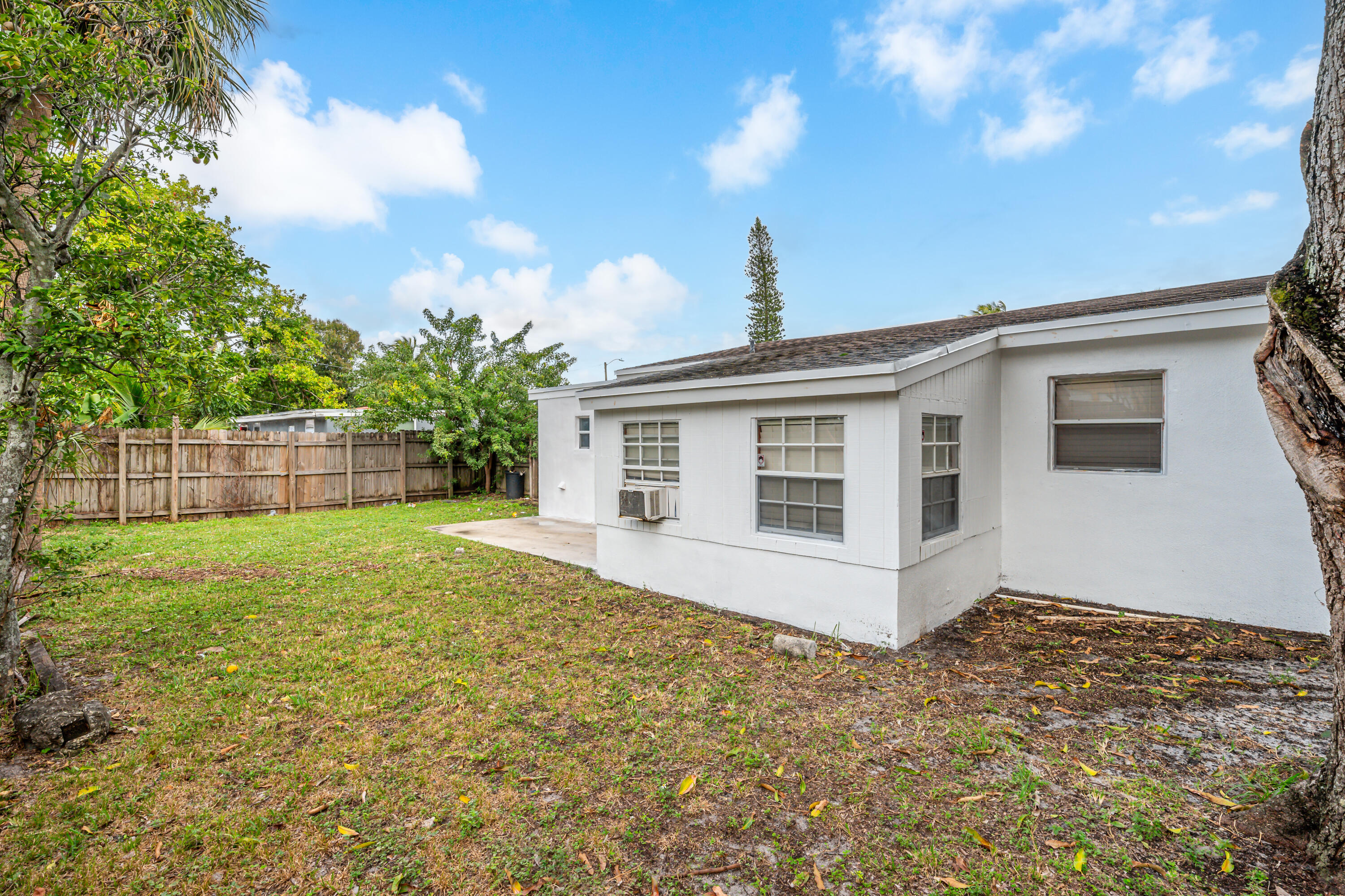 421 NW 39th Avenue