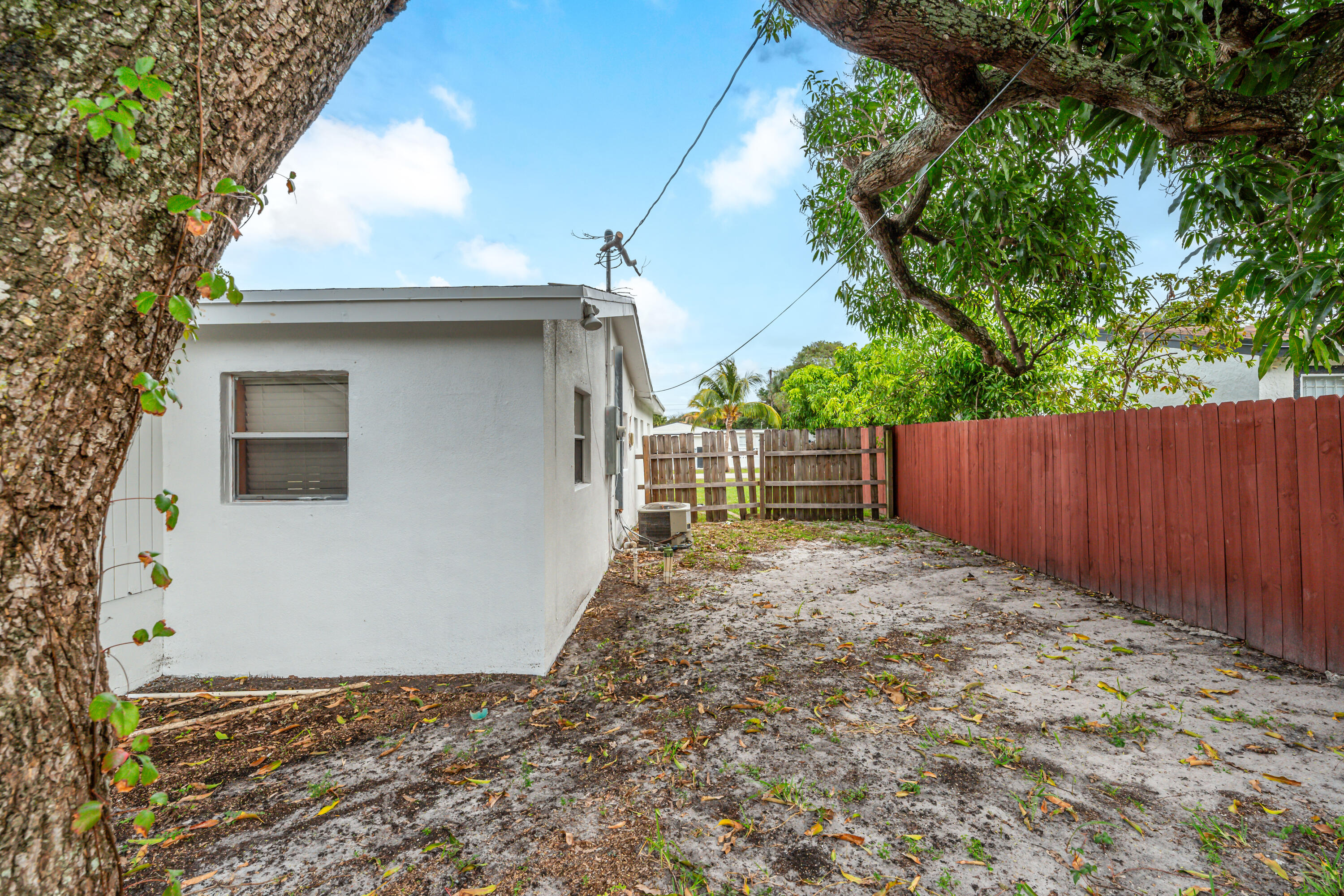 421 NW 39th Avenue