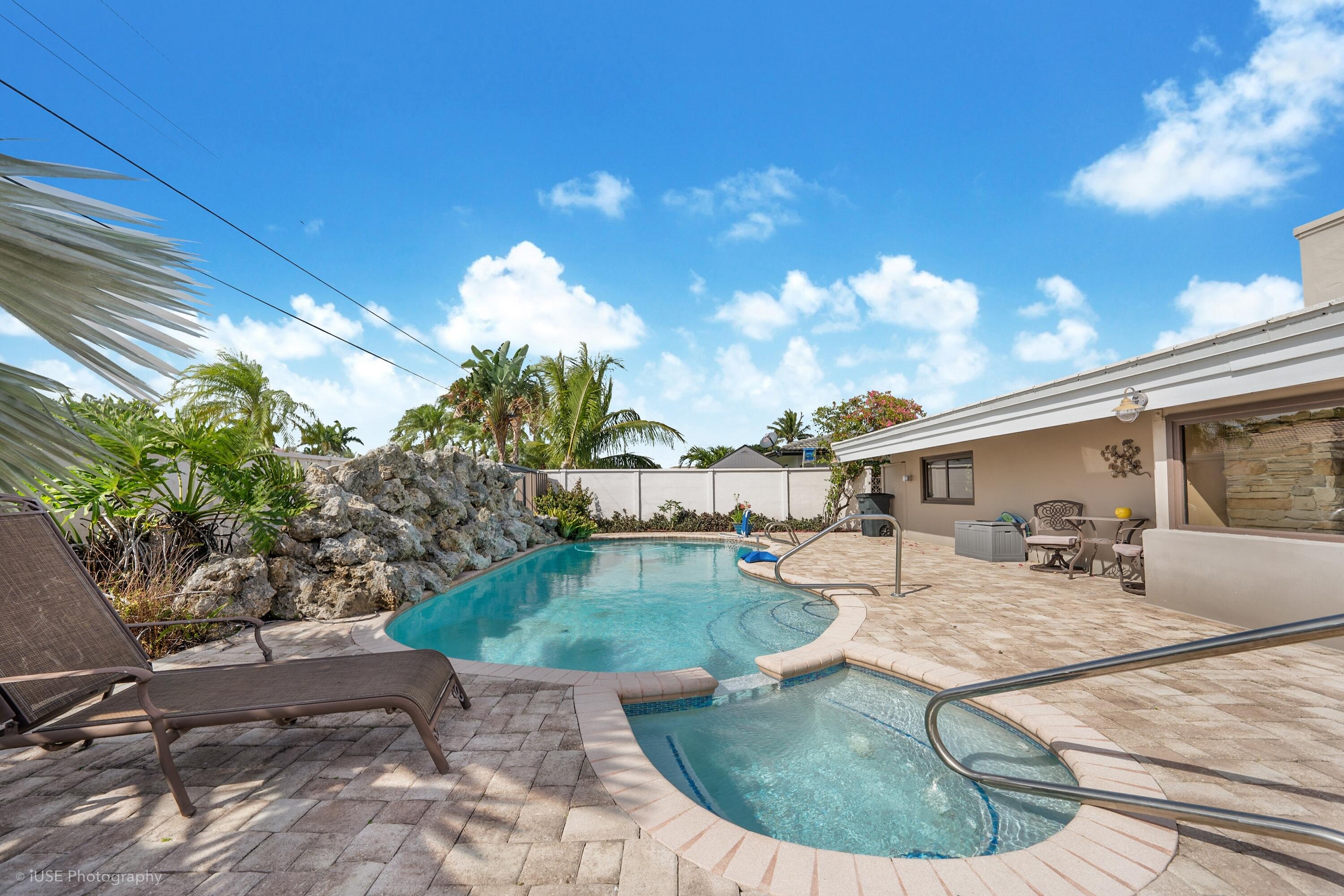 4211 NE 26th Terrace