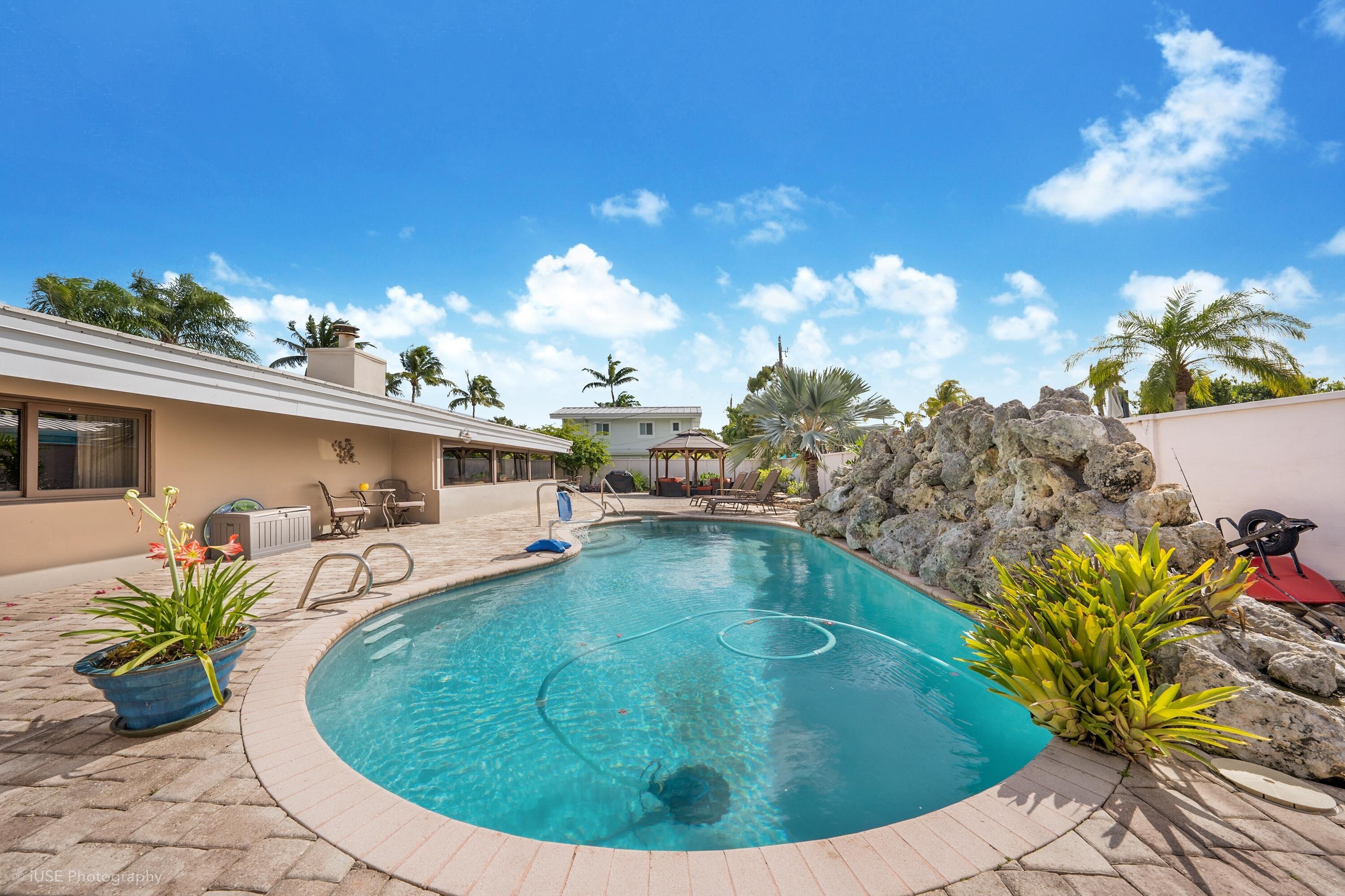 4211 NE 26th Terrace