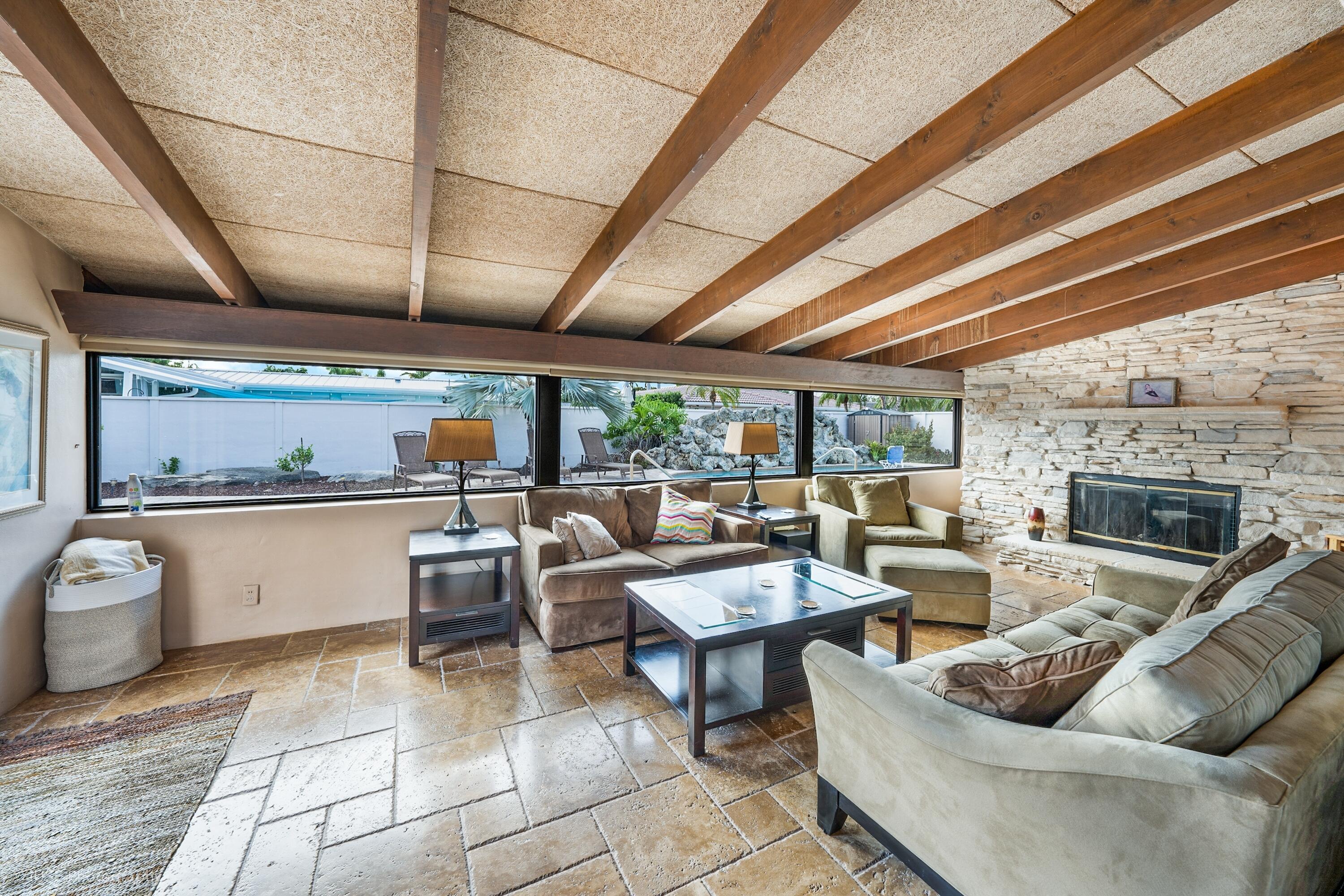 4211 NE 26th Terrace