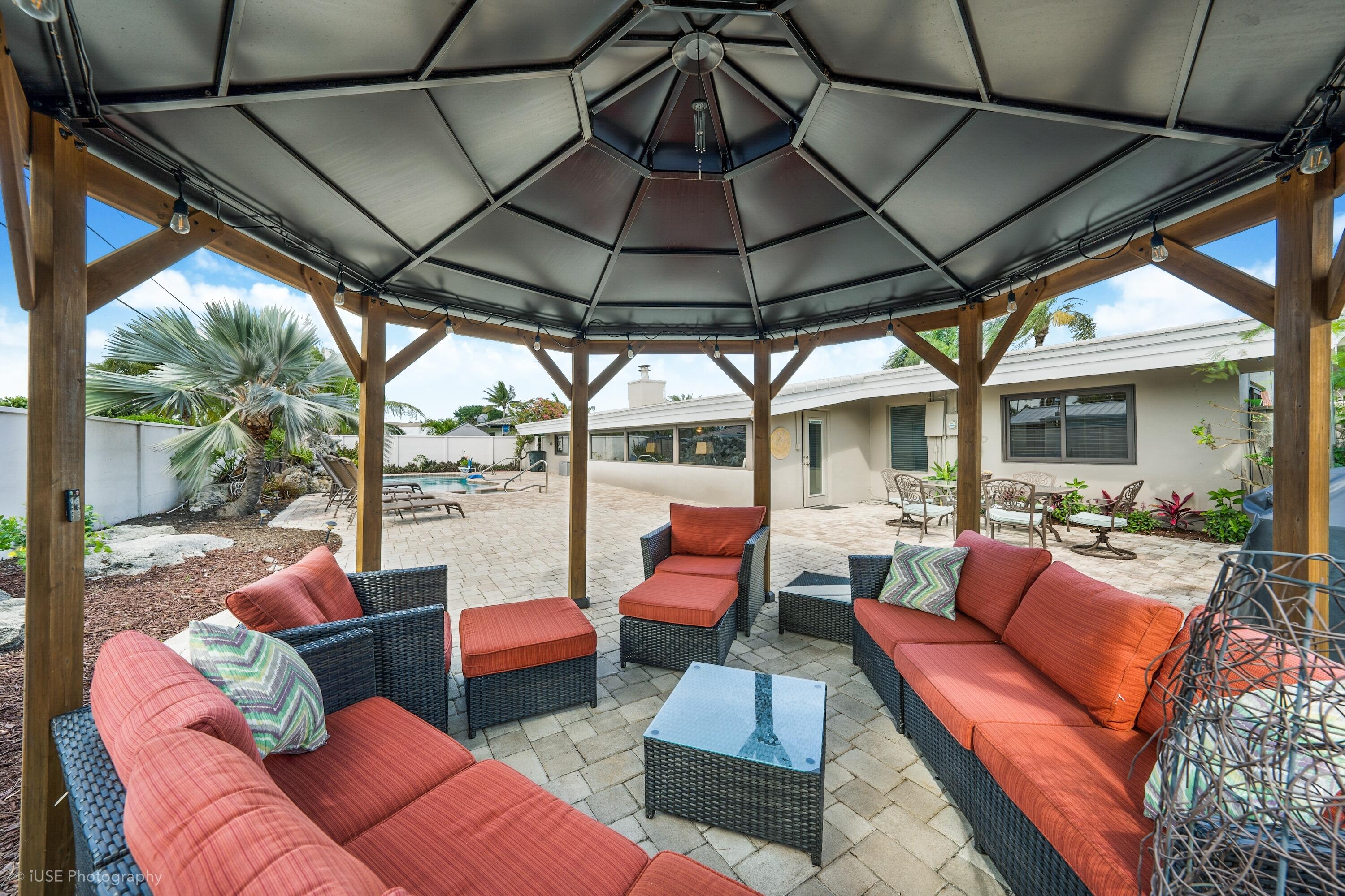 4211 NE 26th Terrace