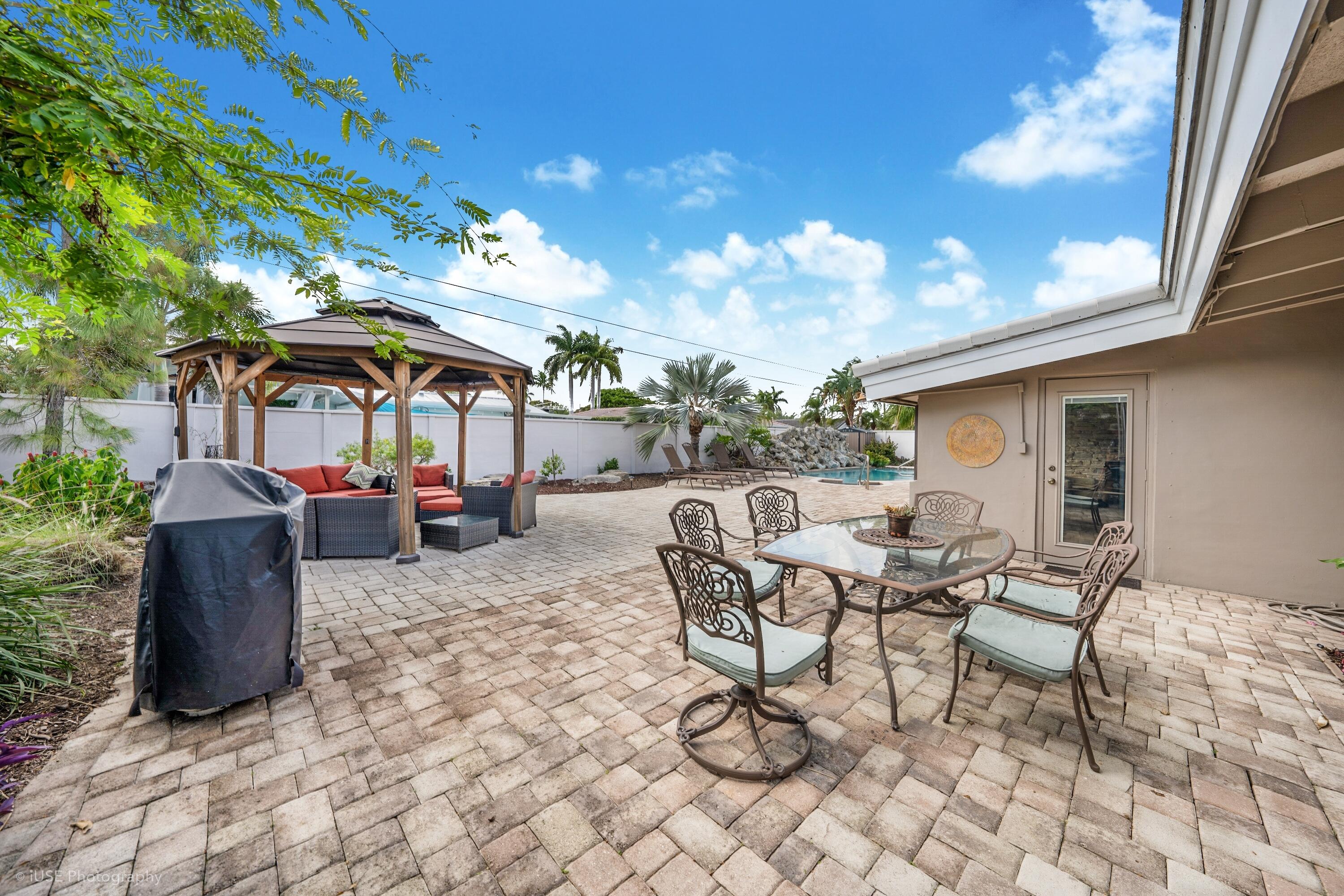 4211 NE 26th Terrace